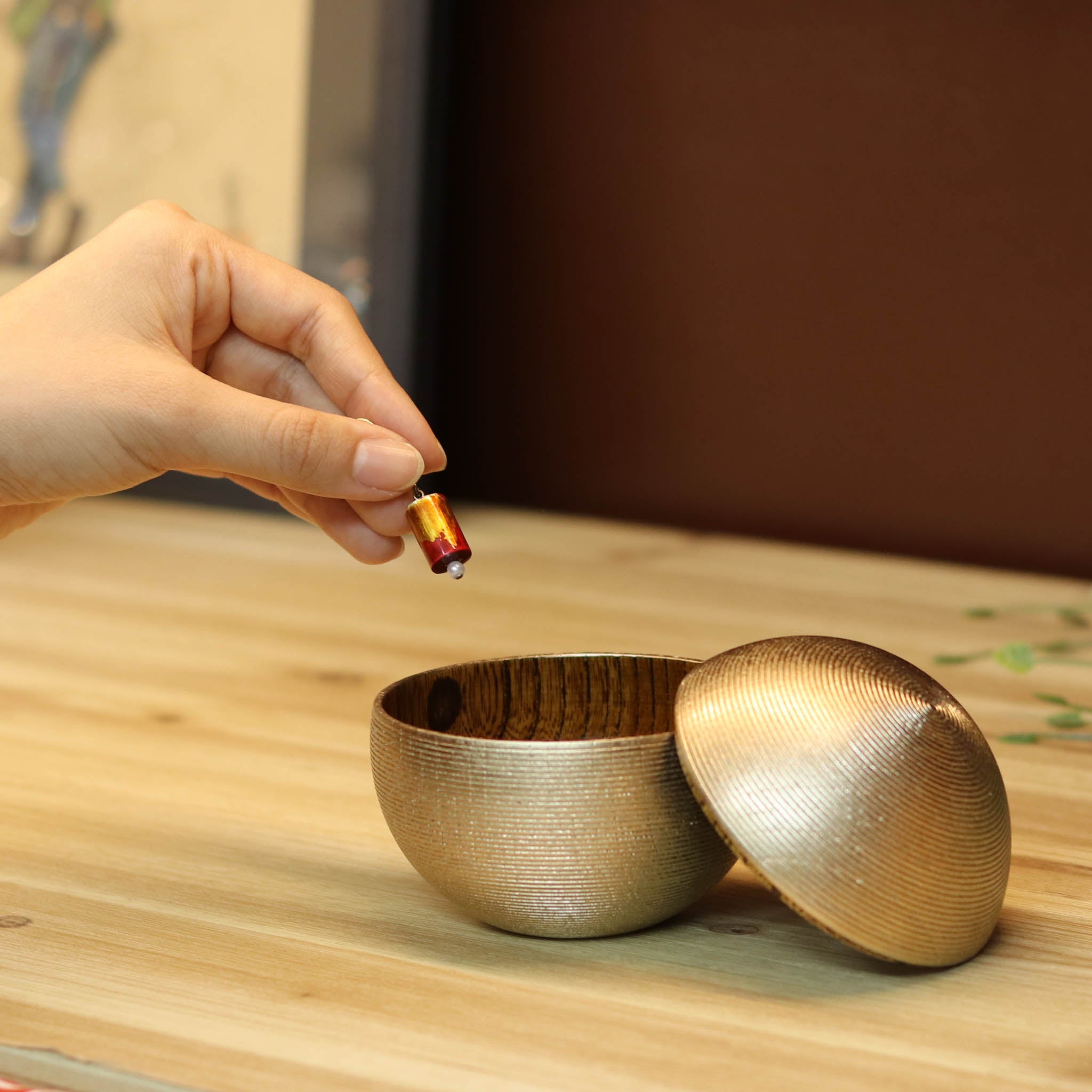 金沢金箔 小物入れ | 千筋 まり型ペア 大 | 永&久 | 箔座