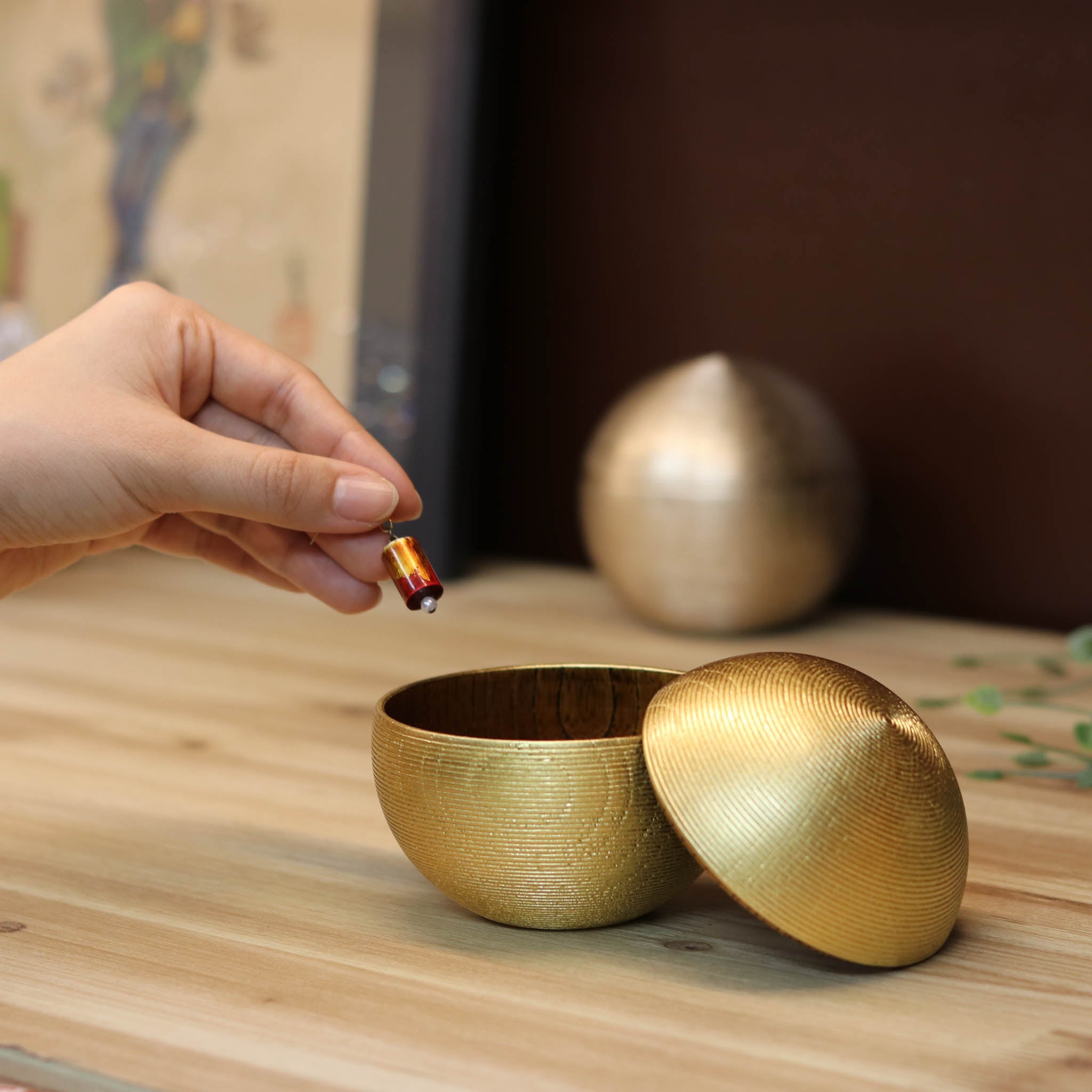 金沢金箔 小物入れ | 千筋 まり型ペア 大 | 永&久 | 箔座