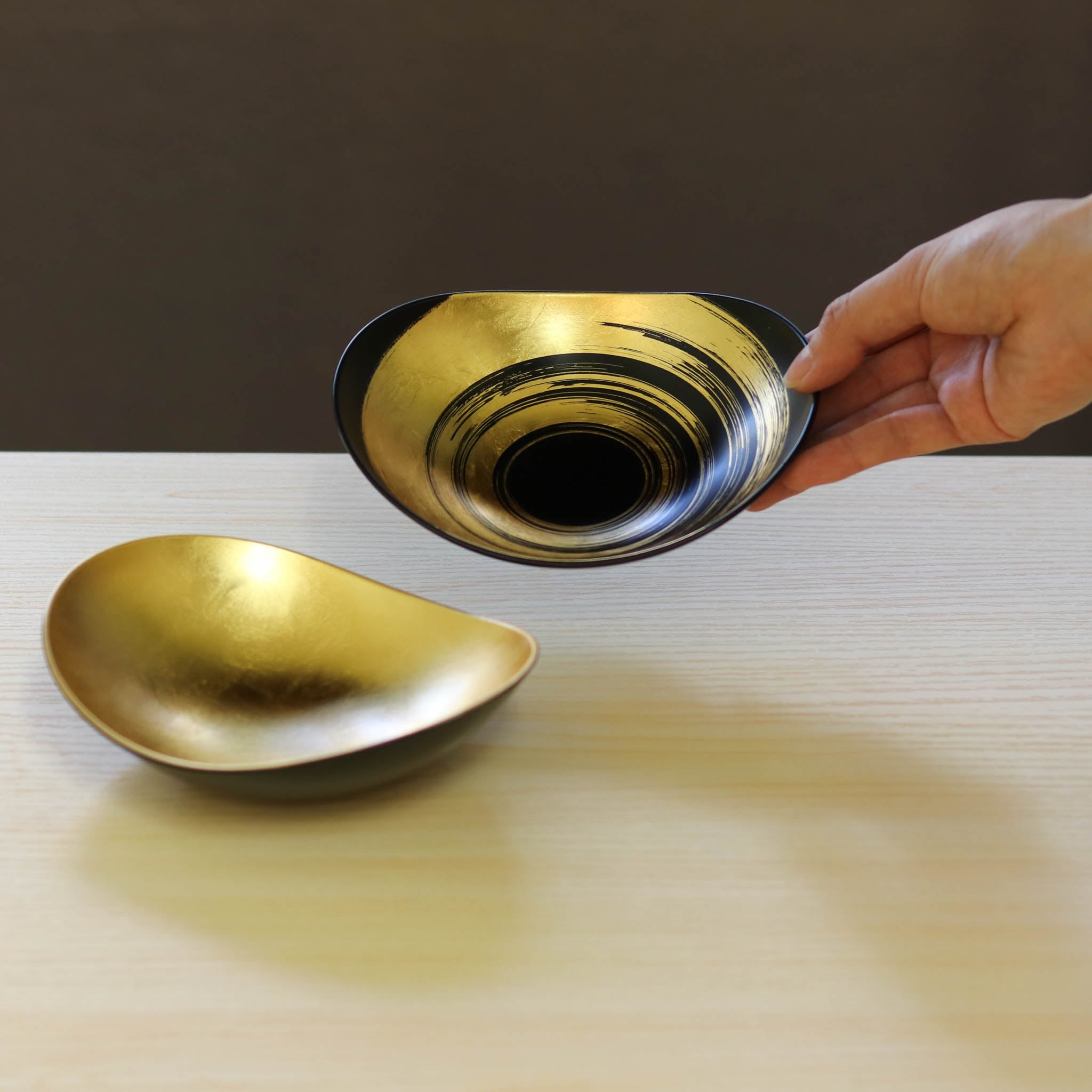 金沢金箔 | 墨消オーバルボウルセット | 永遠色 オール&ハケメ | 箔座
