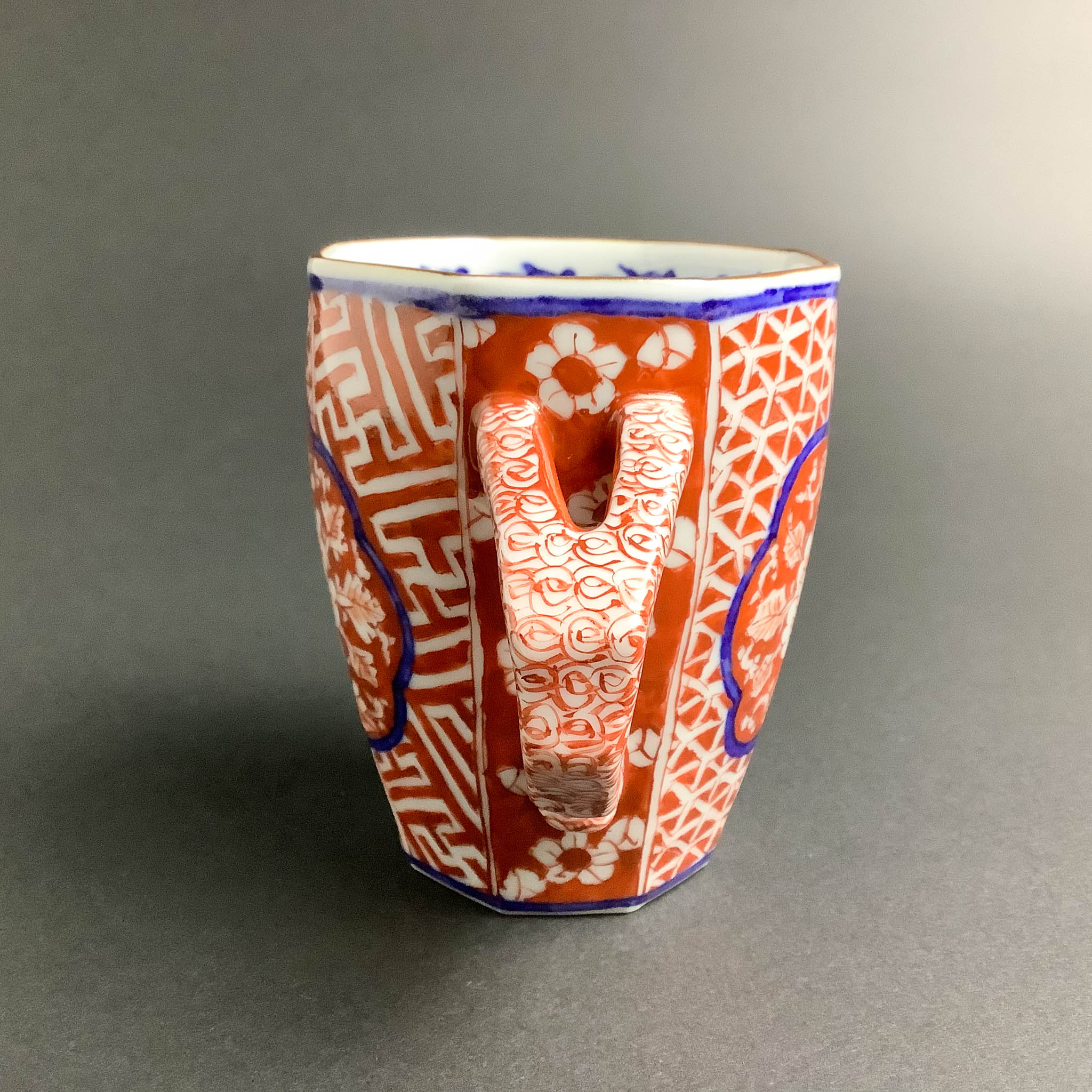【廃番】京焼 マグカップ | 赤描間取牡丹小紋 | 小 | 碧黄石窯