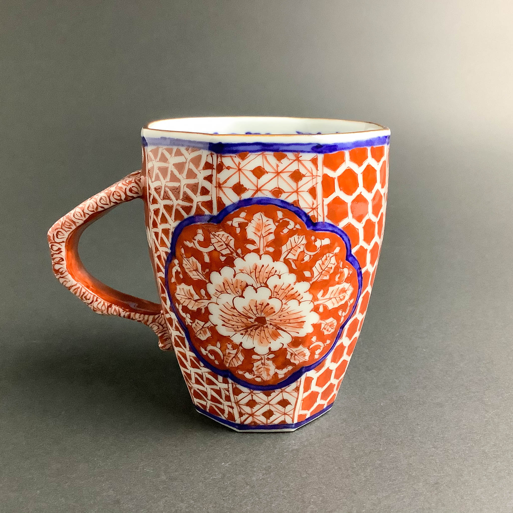 【廃番】京焼 マグカップ | 赤描間取牡丹小紋 | 小 | 碧黄石窯