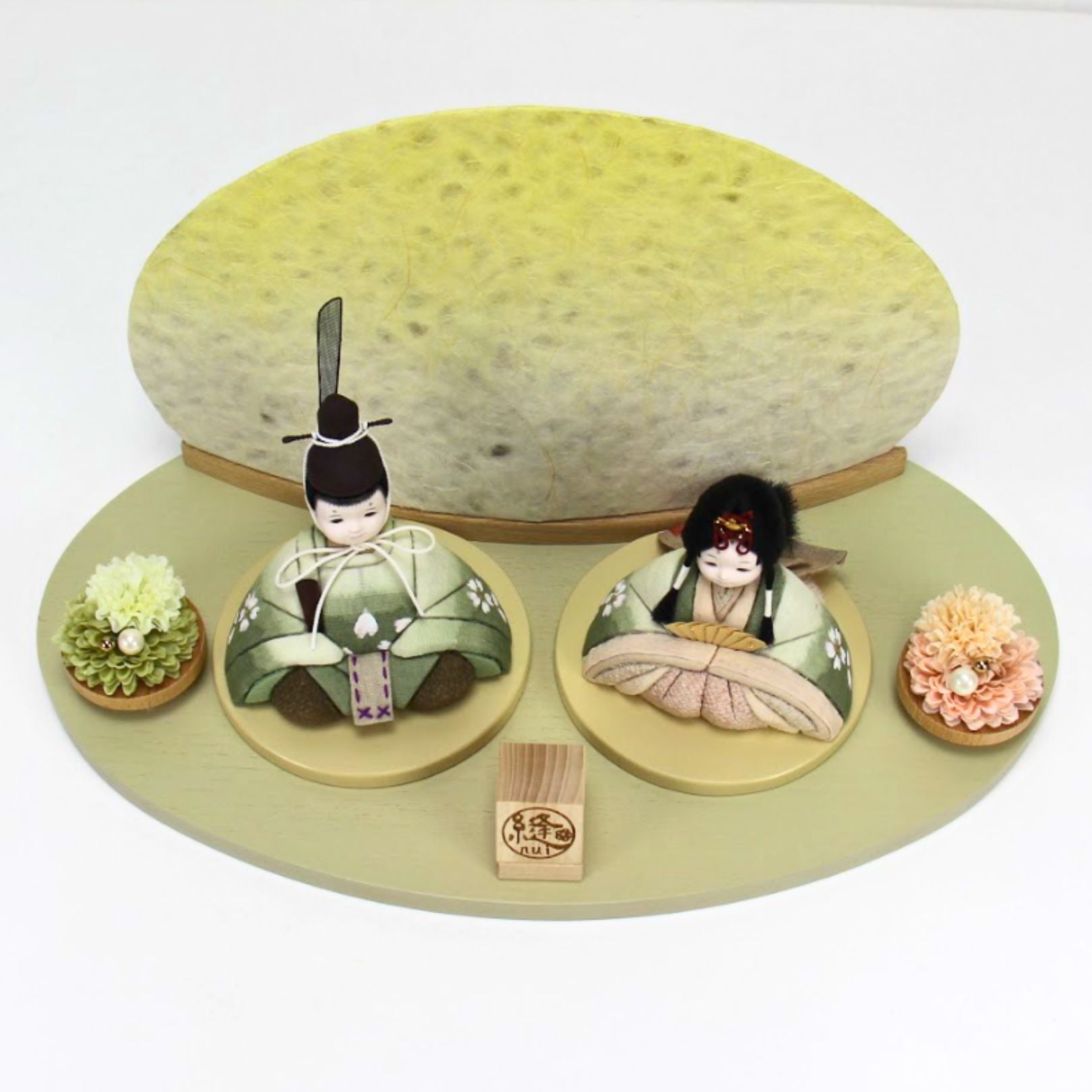 雛人形セット 草木引染め | 桑の葉 × 桑の葉 | 照明付き オーバルグリーン台 | 工房 縫nui【26/1/10以降順次配送】