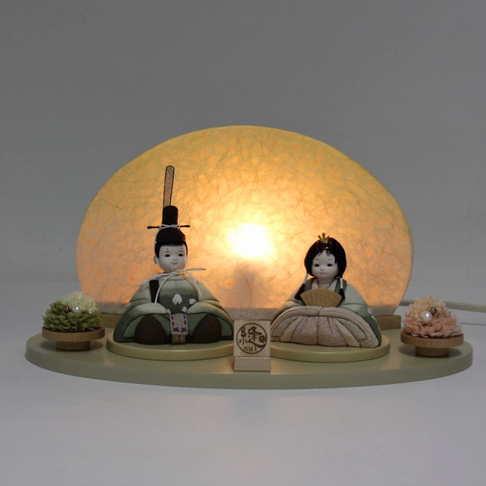 雛人形セット 草木引染め | 桑の葉 × 桑の葉 | 照明付き オーバルグリーン台 | 工房 縫nui【26/1/10以降順次配送】