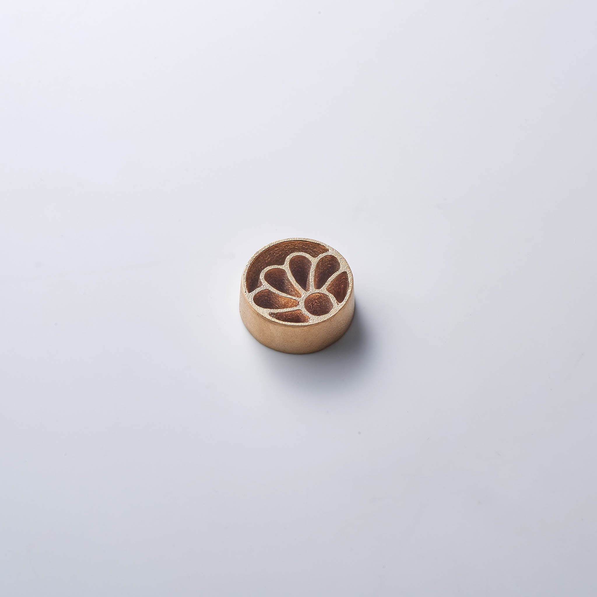 鋳物 剣山・水盤セット | 針のない剣山 Petal | Kamahachi plate S・L | 金森合金