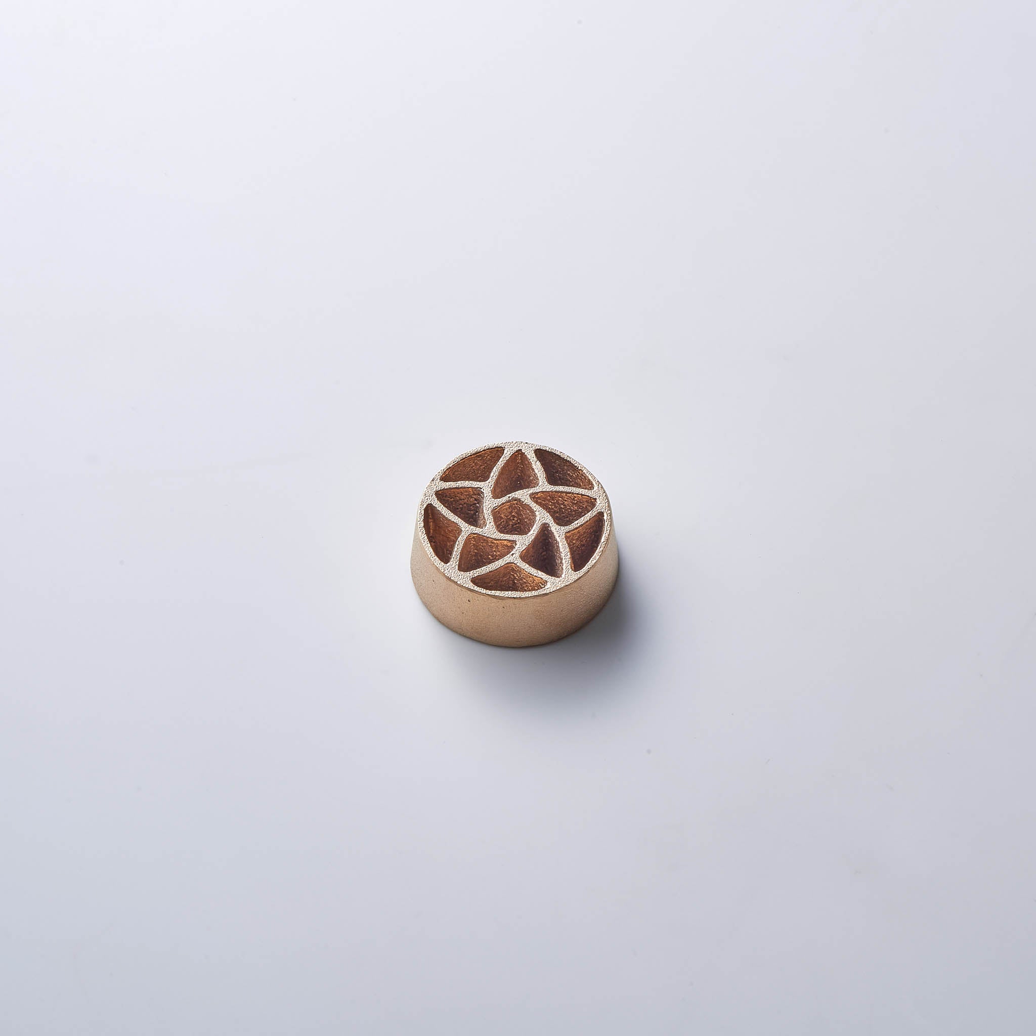 鋳物 剣山・水盤セット | 針のない剣山 Hana | Kamahachi plate S・L | 金森合金