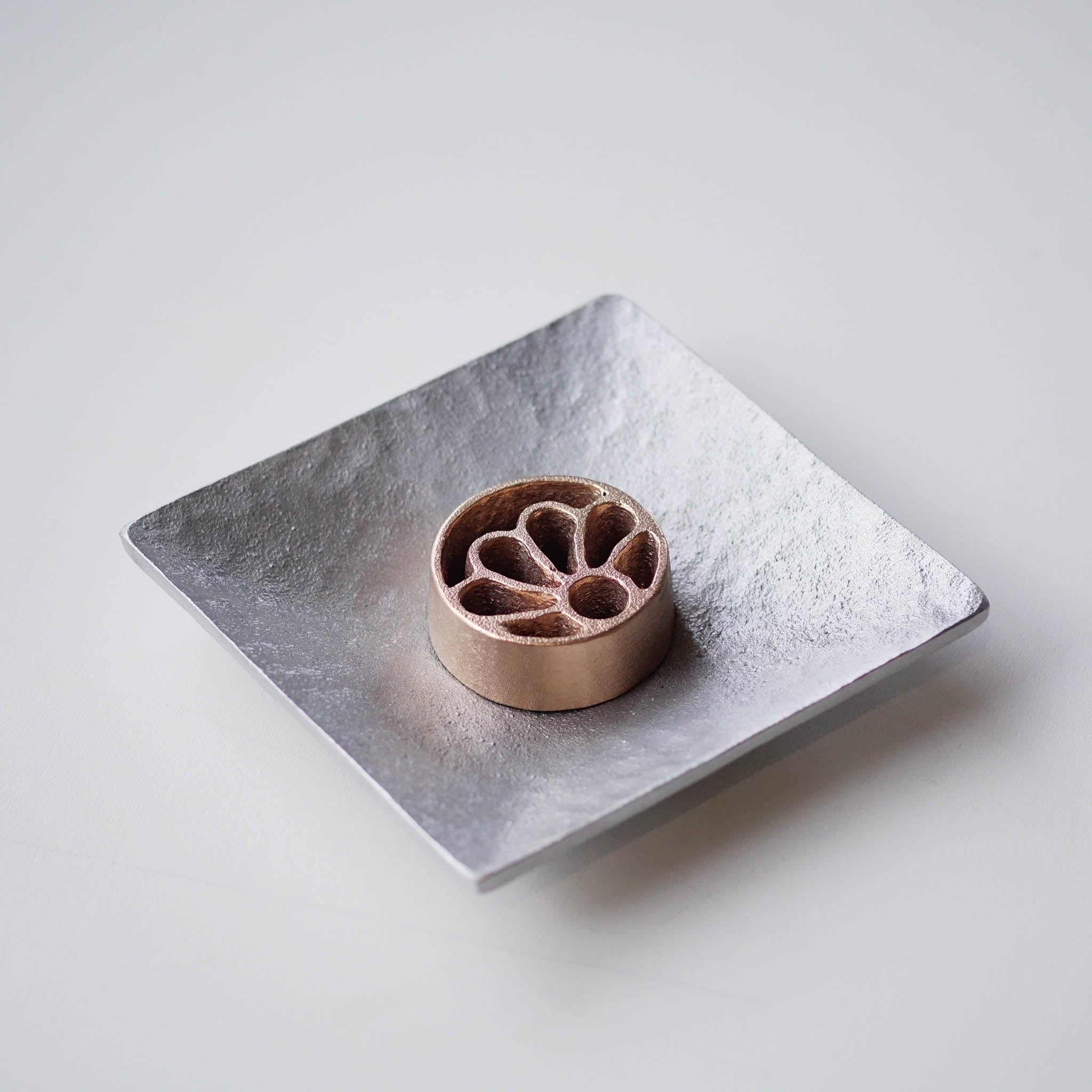 鋳物 剣山・水盤セット | 針のない剣山 Petal | Kamahachi plate S・L | 金森合金