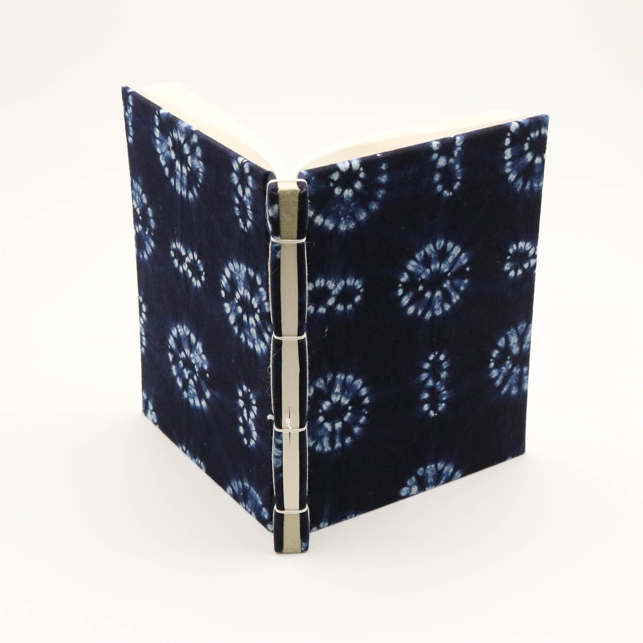 和綴じ本 | 有松絞り・美濃和紙 | 縫い絞り | 御朱印帳 | 和綴じ堂