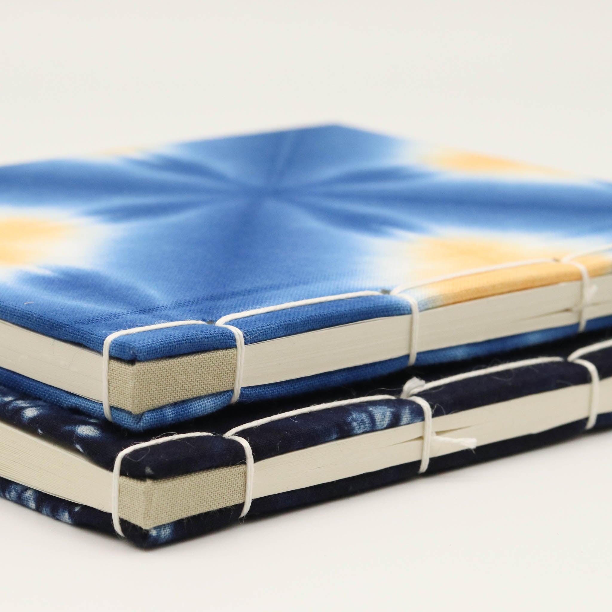 和綴じ本 | 有松絞り・美濃和紙 | 縫い絞り | 御朱印帳 | 和綴じ堂