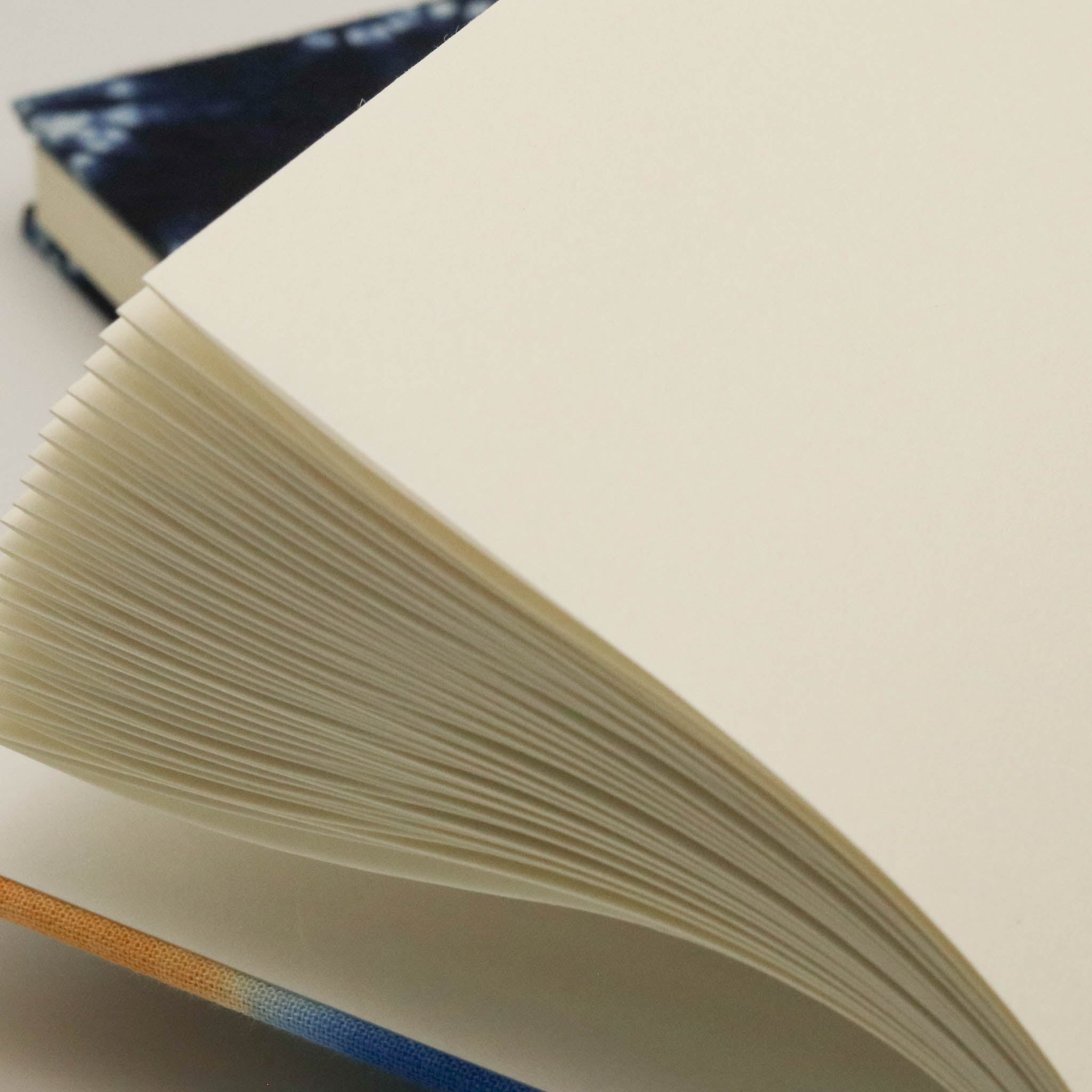 和綴じ本 | 有松絞り・美濃和紙 | 縫い絞り | 御朱印帳 | 和綴じ堂