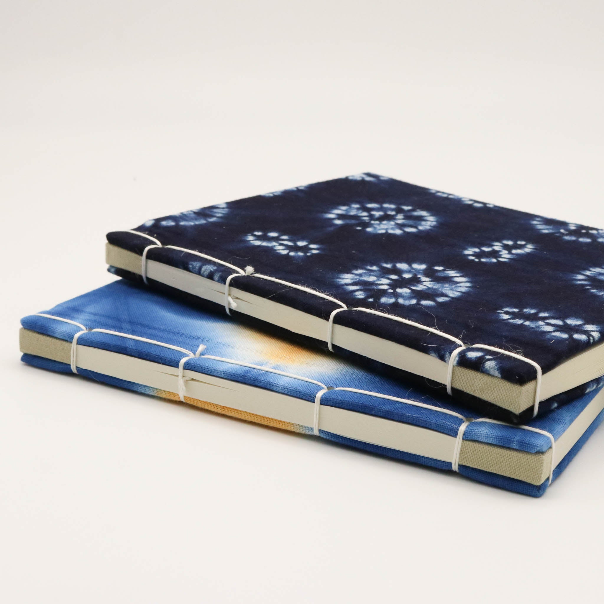 和綴じ本 | 有松絞り・美濃和紙 | 縫い絞り | 御朱印帳 | 和綴じ堂