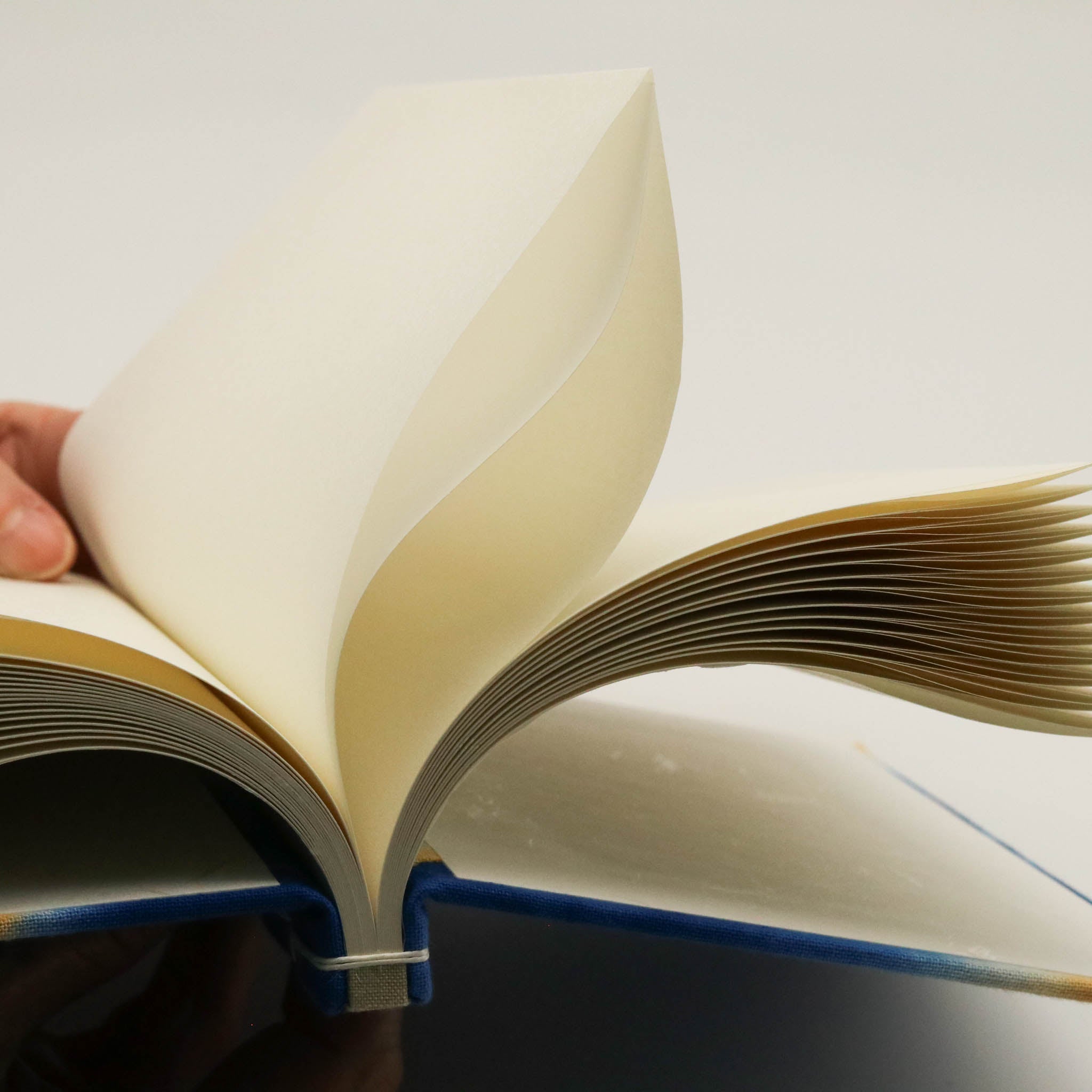 和綴じ本 | 有松絞り・美濃和紙 | 縫い絞り | 御朱印帳 | 和綴じ堂