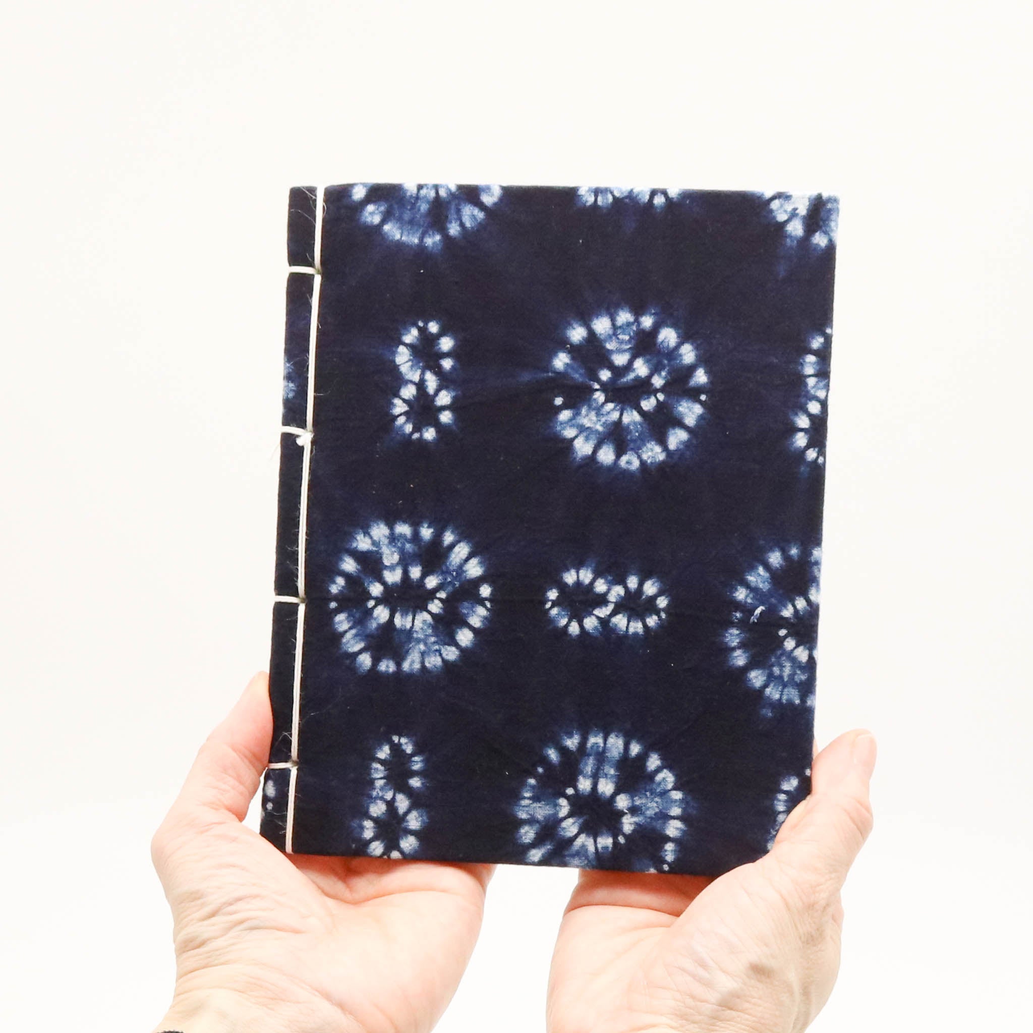 和綴じ本 | 有松絞り・美濃和紙 | 縫い絞り | 御朱印帳 | 和綴じ堂