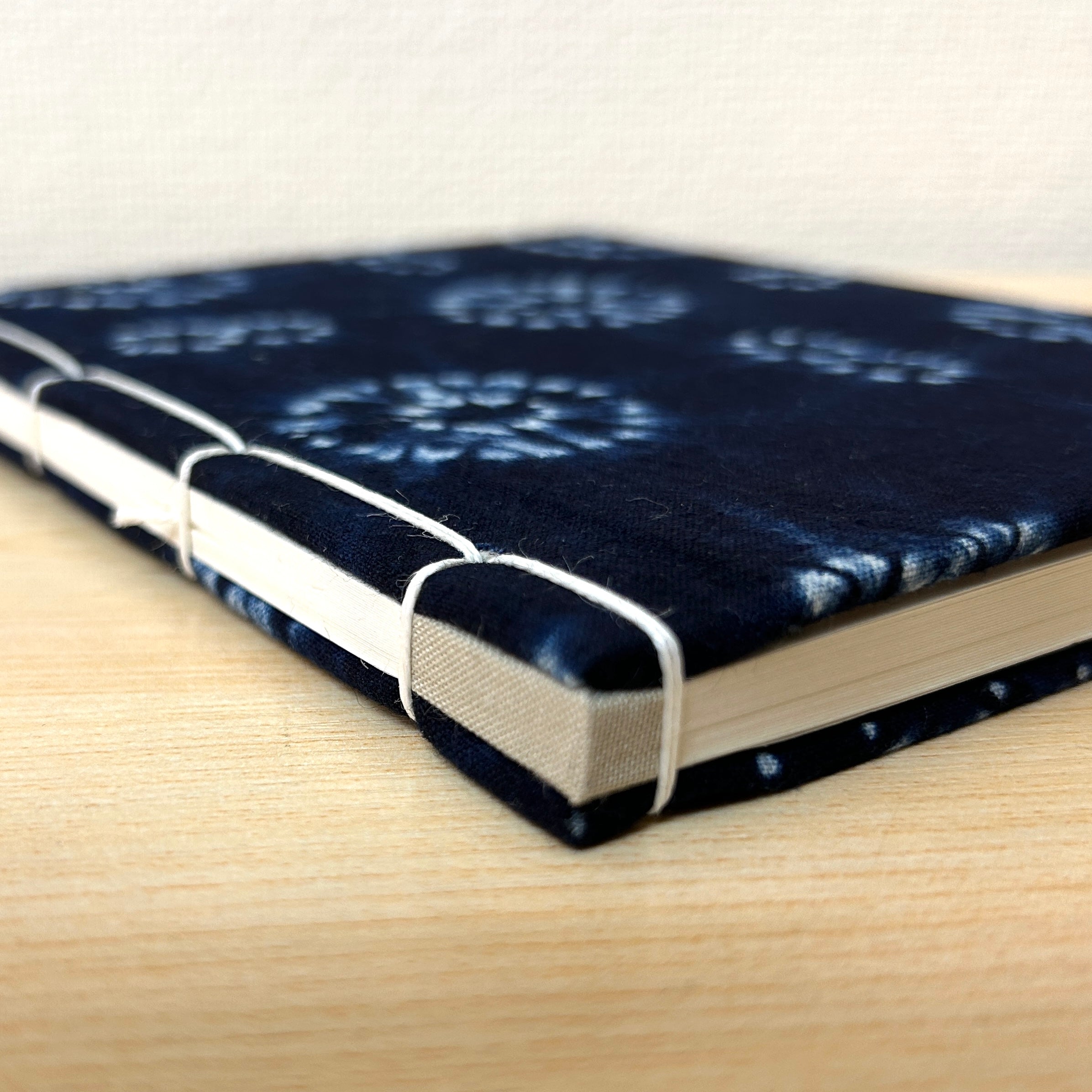 和綴じ本 | 有松絞り・美濃和紙 | 縫い絞り | 御朱印帳 | 和綴じ堂
