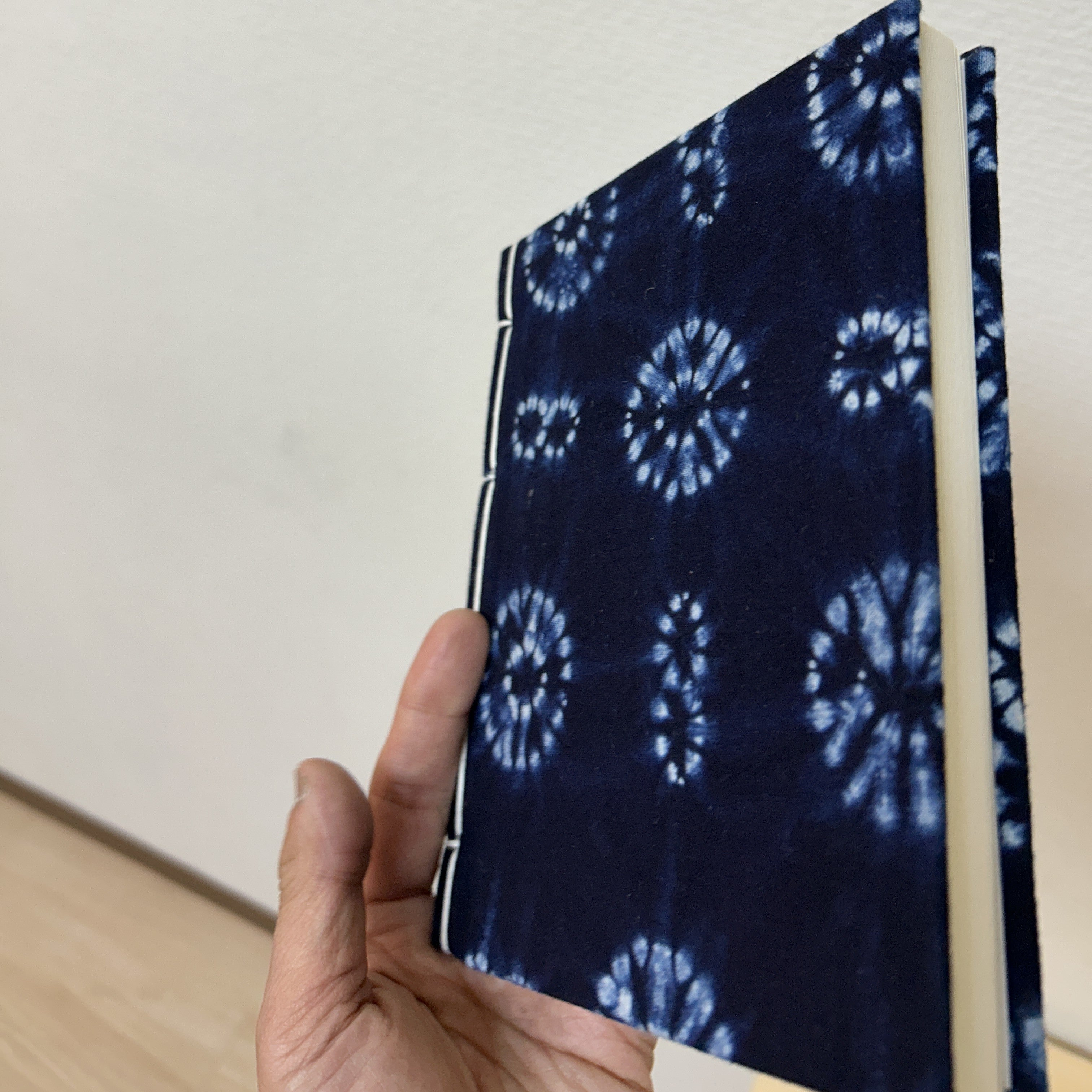 和綴じ本 | 有松絞り・美濃和紙 | 藍 | 御朱印帳 | 和綴じ堂