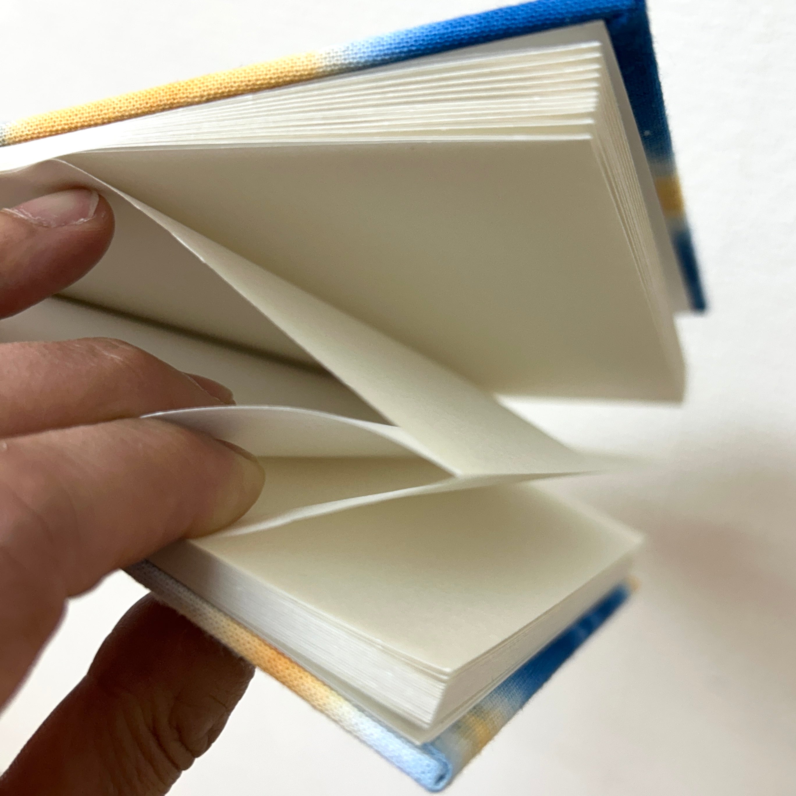 和綴じ本 | 有松絞り・美濃和紙 | 藍/橙 | 御朱印帳 | 和綴じ堂