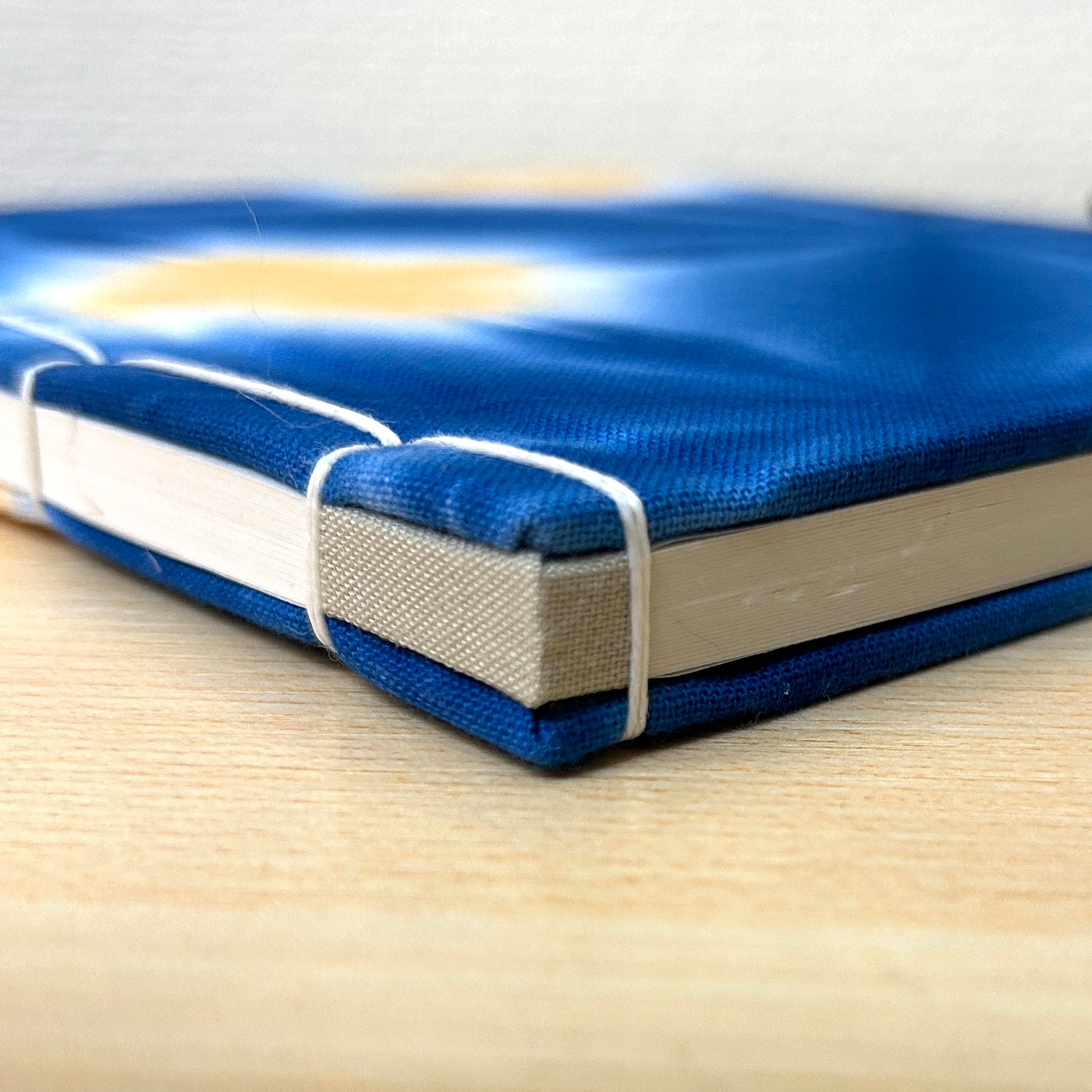 和綴じ本 | 有松絞り・美濃和紙 | 藍/橙 | 御朱印帳 | 和綴じ堂