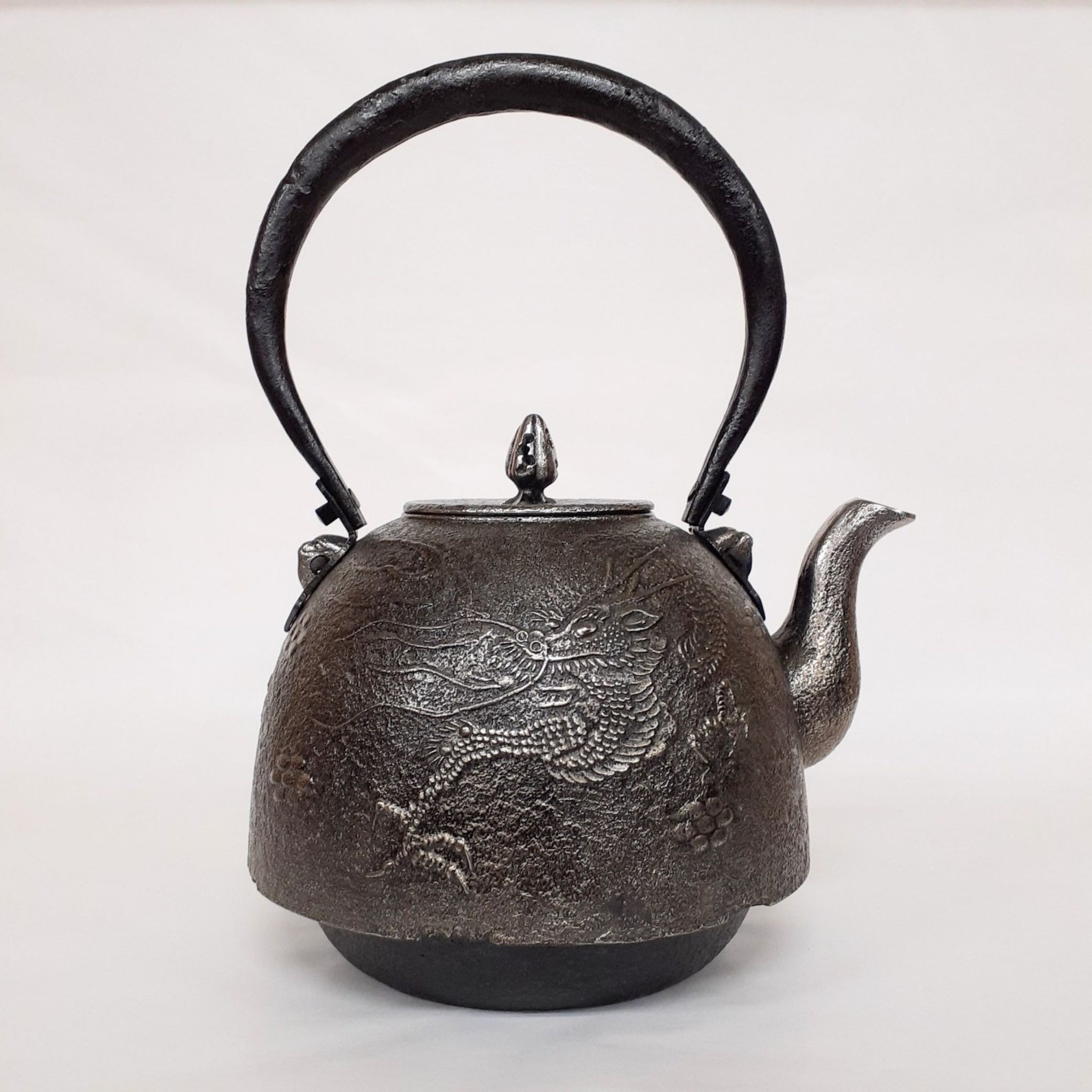 南部鉄器 砂鉄製鉄瓶 | 南部型 雲龍 | 1.5L | 薫山工房