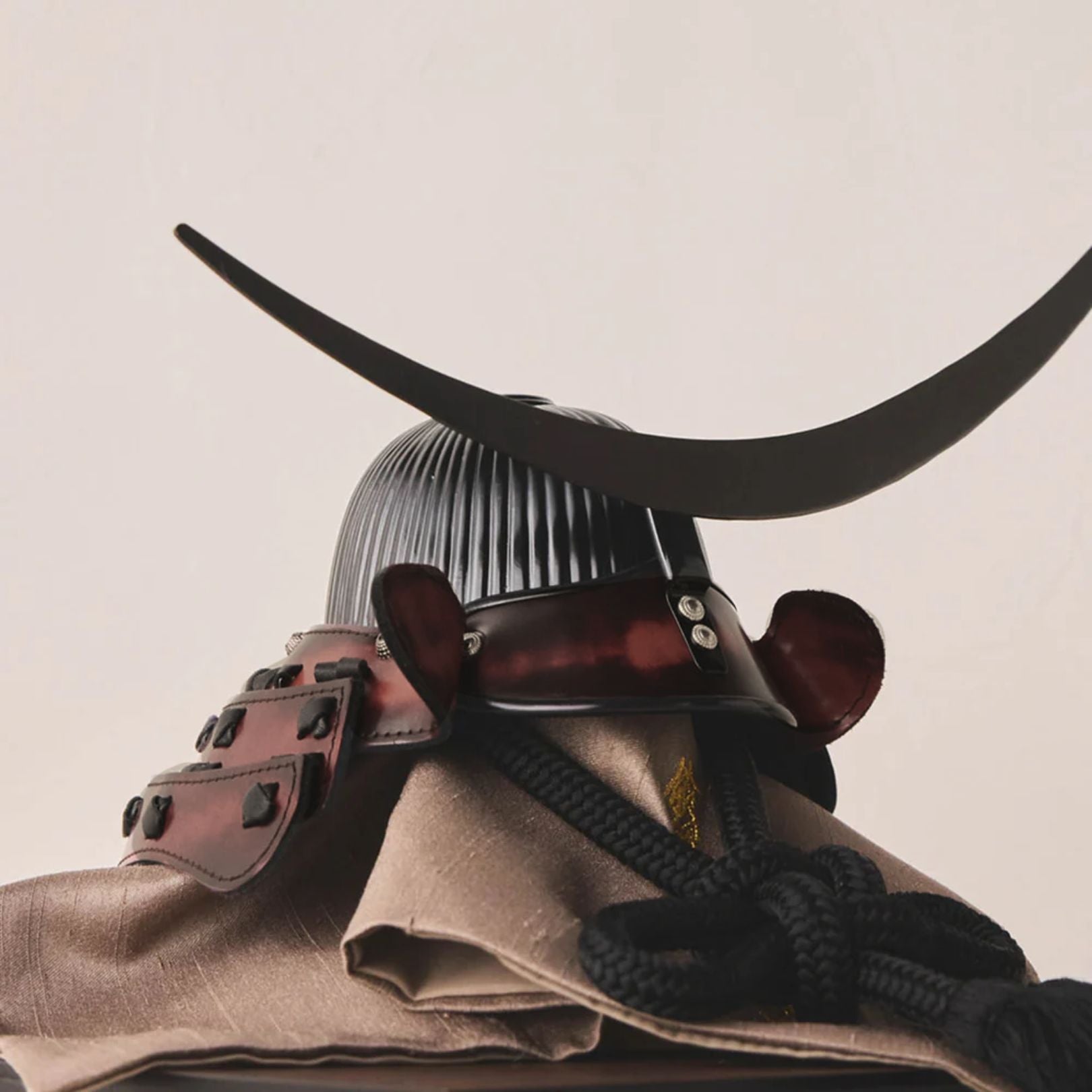 兜飾り | Armadura 伊達政宗 | 1/5スケール | 鈴甲子 雄山【26/1/6以降順次配送】