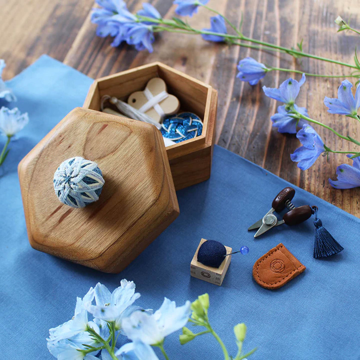 手芸用品 | 手まりの六角小箱 お裁縫セット | Cohana