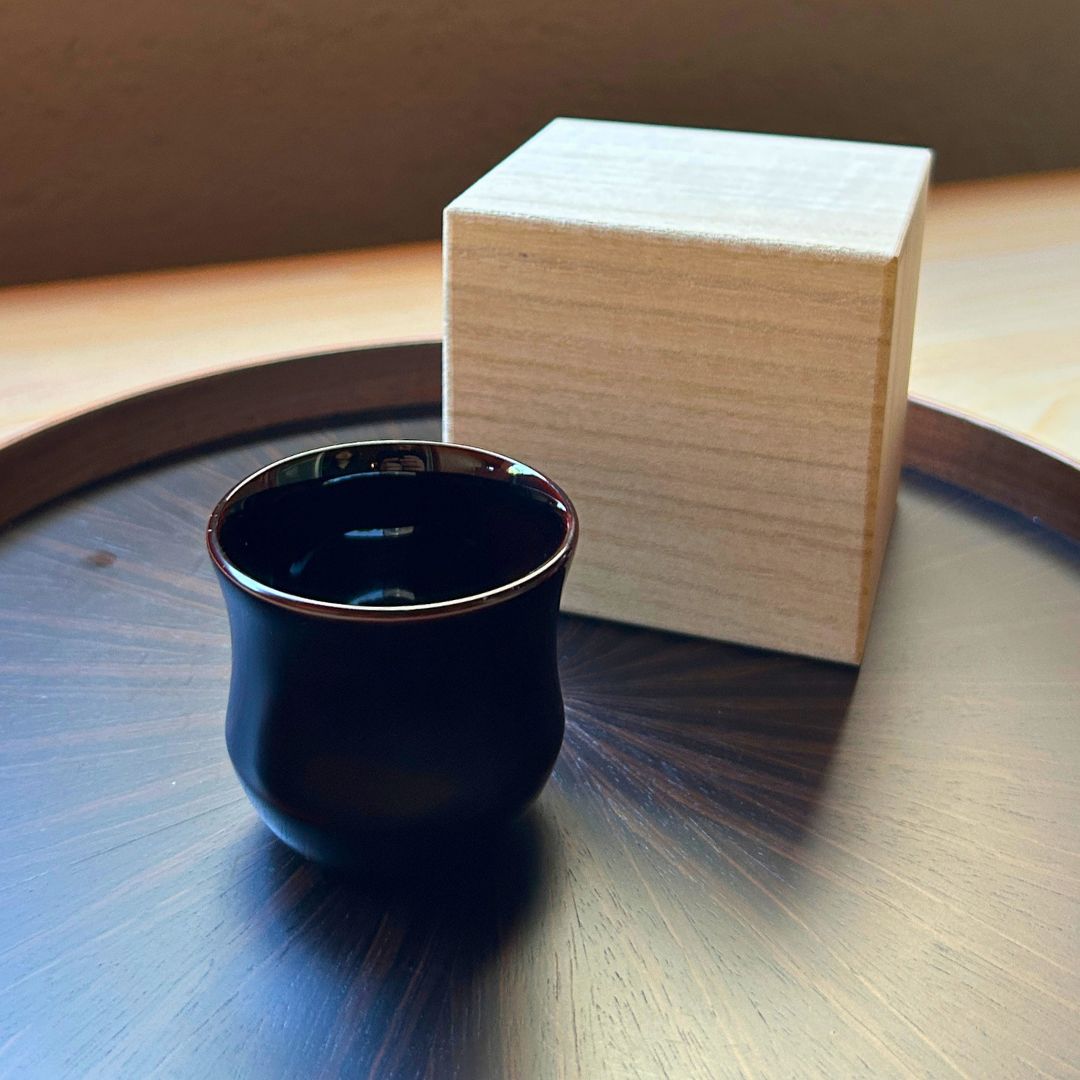 輪島塗 ぐい呑み | あんこう | 蒔絵 黒溜 | 八井漆器本店