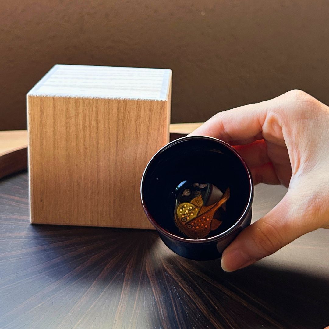 輪島塗 ぐい呑み | あんこう | 蒔絵 黒溜 | 八井漆器本店