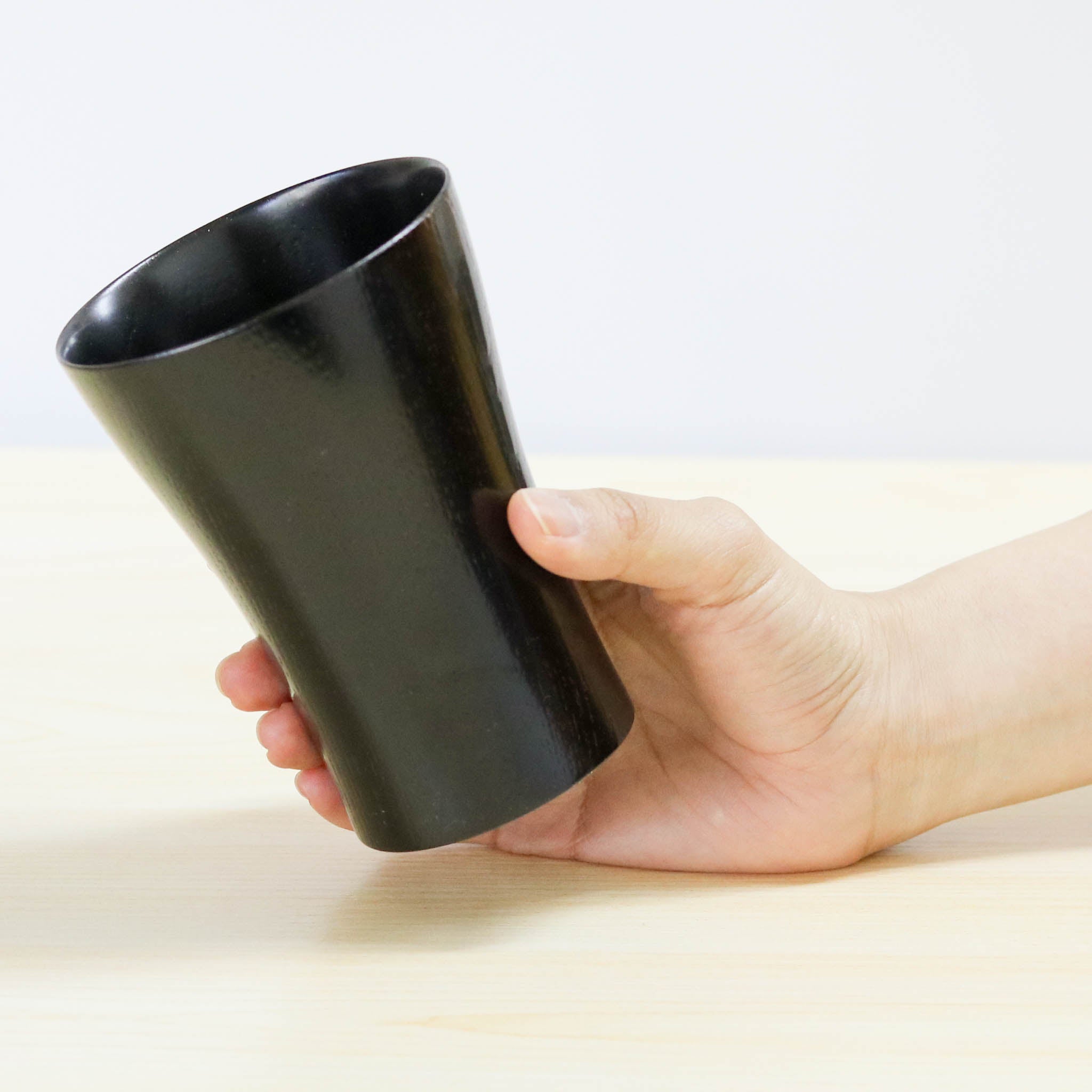 山中漆器 酒器 | 酎カップ | 欅 目弾き 黒 | 大島東太郎商店