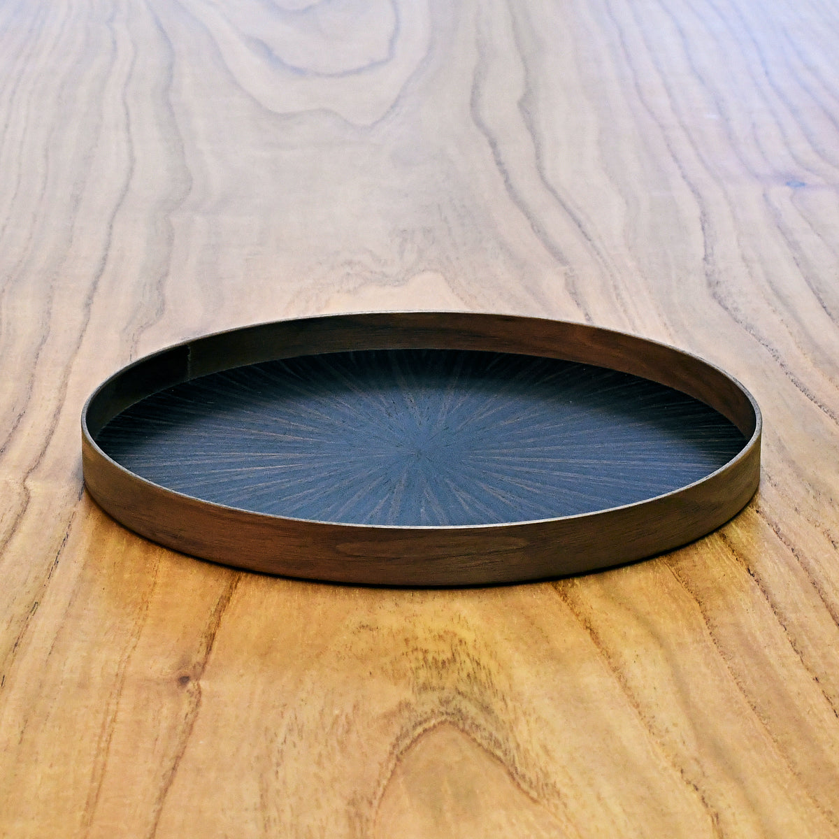 お盆 トレイ | Round Rays Tray (丸) L φ440 | 黒檀 | 森工芸