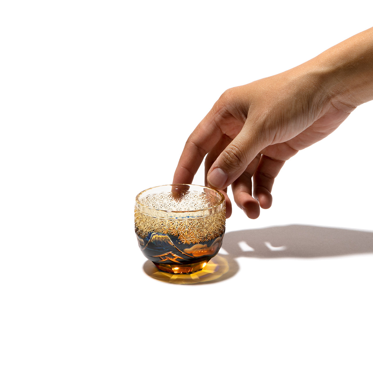 江戸切子 ぐい呑み|山下白雨|琥珀 瑠璃|山田硝子