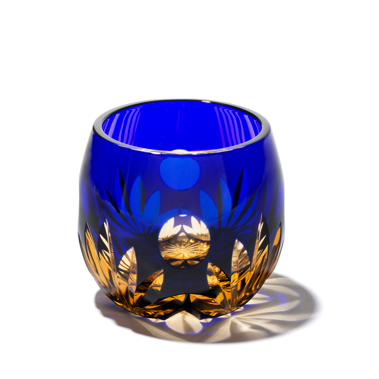 江戸切子 樽型ぐい呑み|朧月|瑠璃|山田硝子