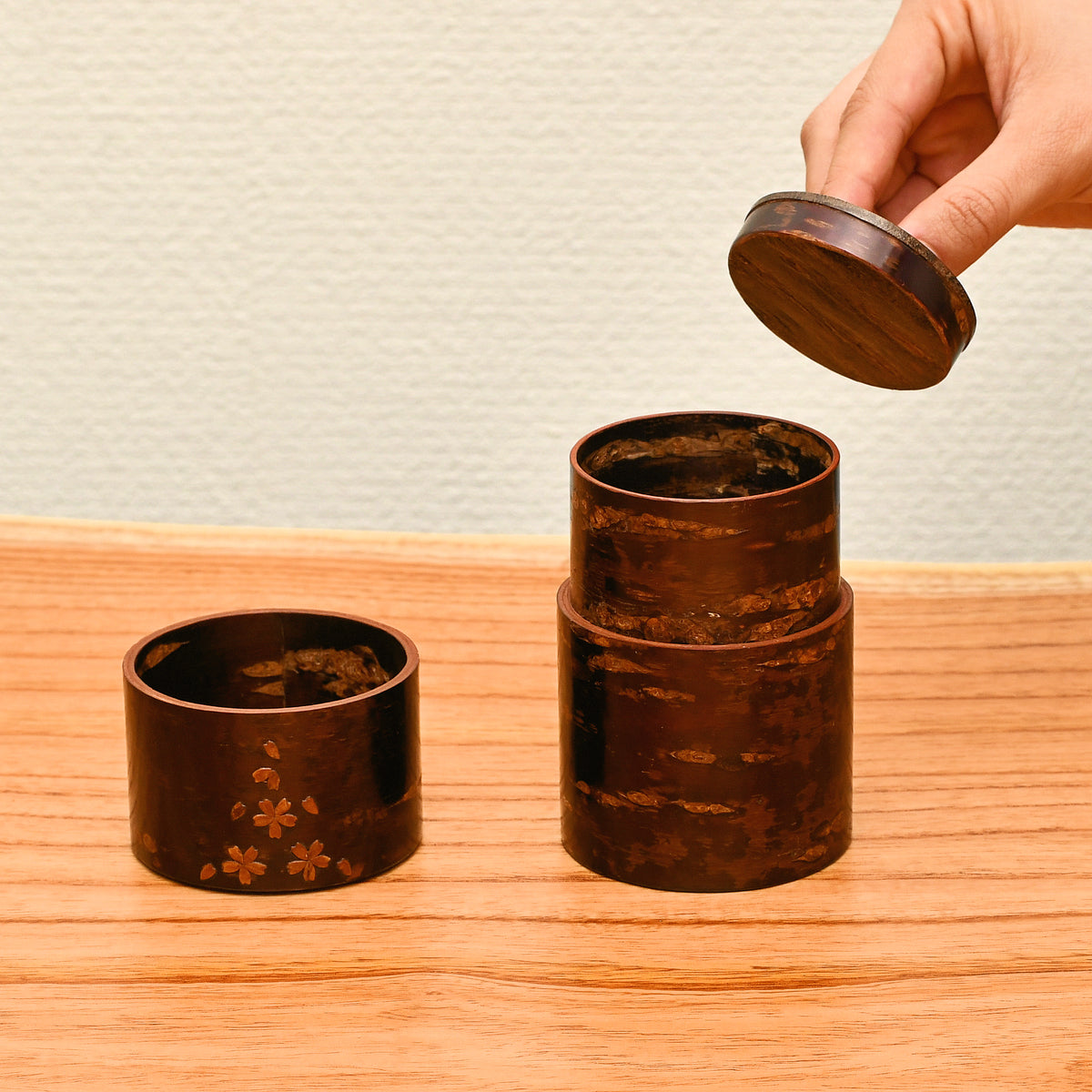 樺細工 茶筒 | 総皮茶筒 | 散花 小 | 角館伝四郎