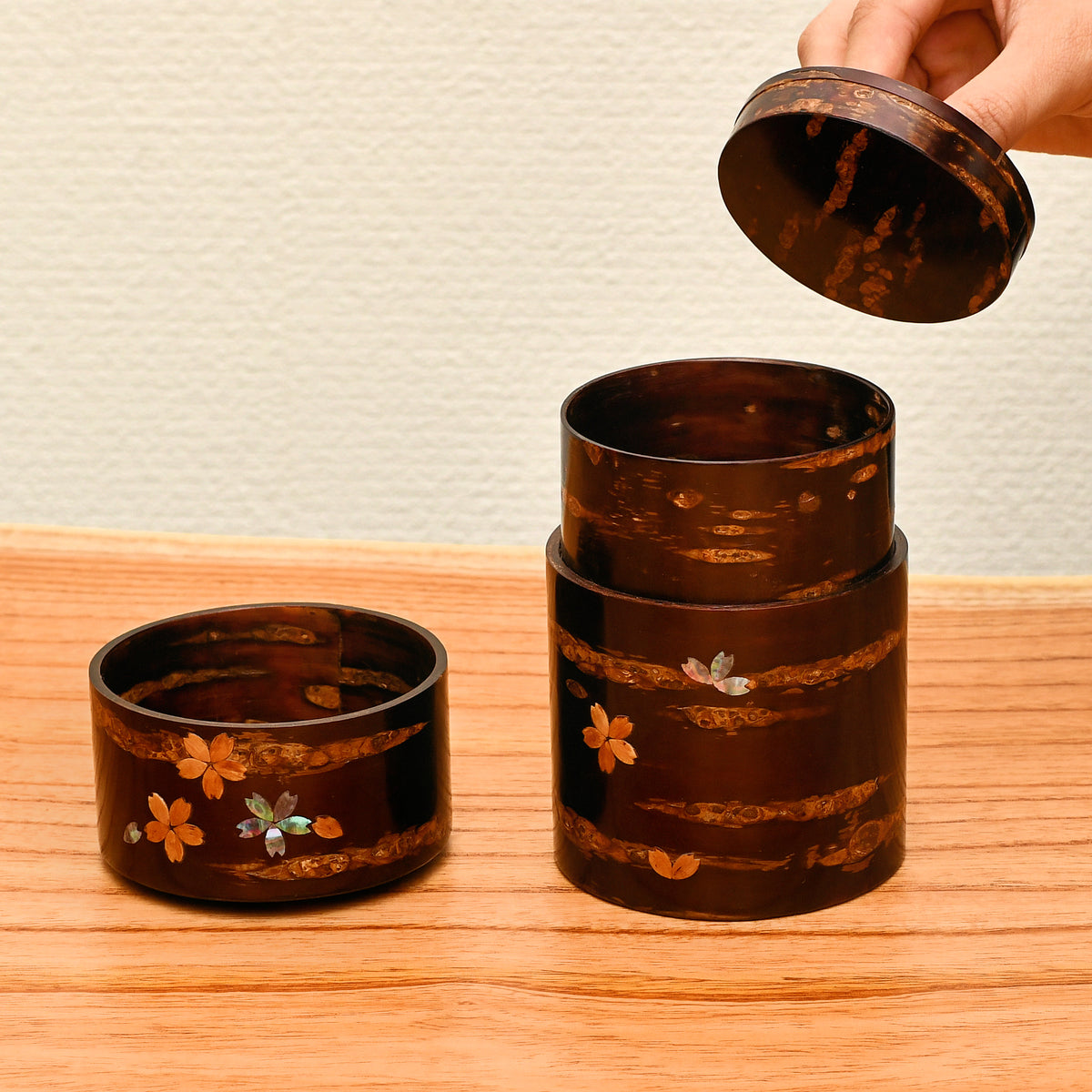 樺細工 茶筒 | 総皮茶筒 | 貝入散花 大 | 角館伝四郎