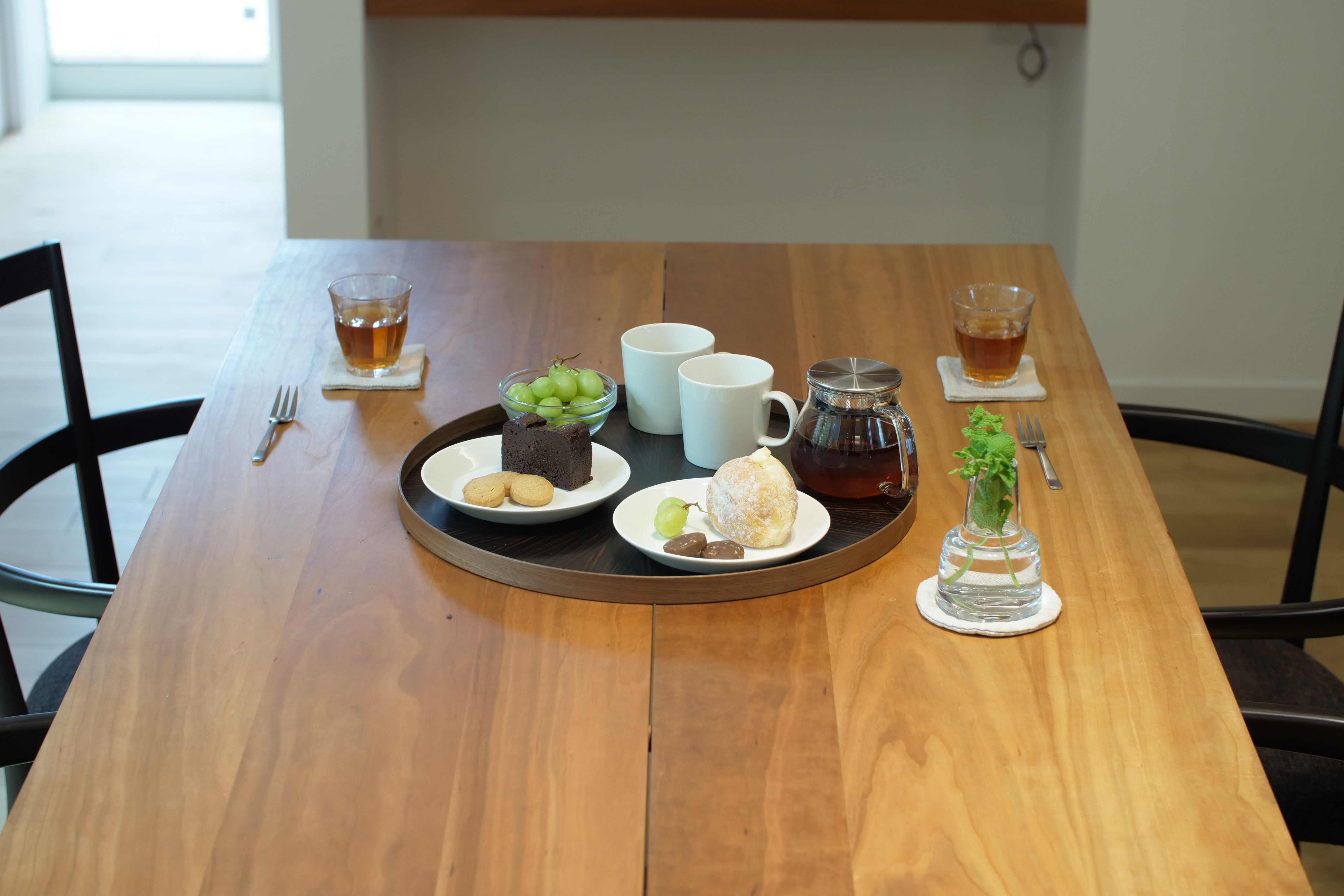 お盆 トレイ | Round Rays Tray (丸) L φ440 | 黒檀 | 森工芸