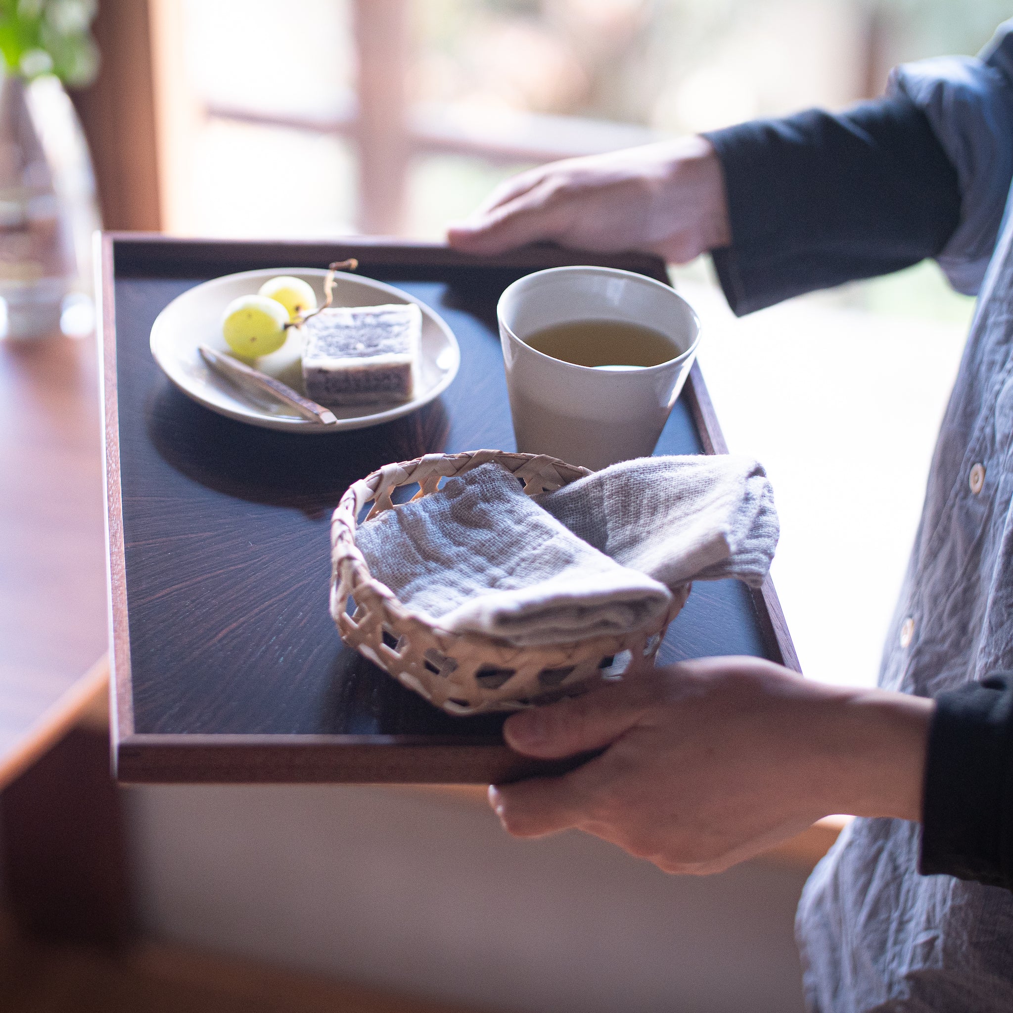 お盆 トレイ | Rectangle Rays Tray (四角) | 黒檀 | 森工芸