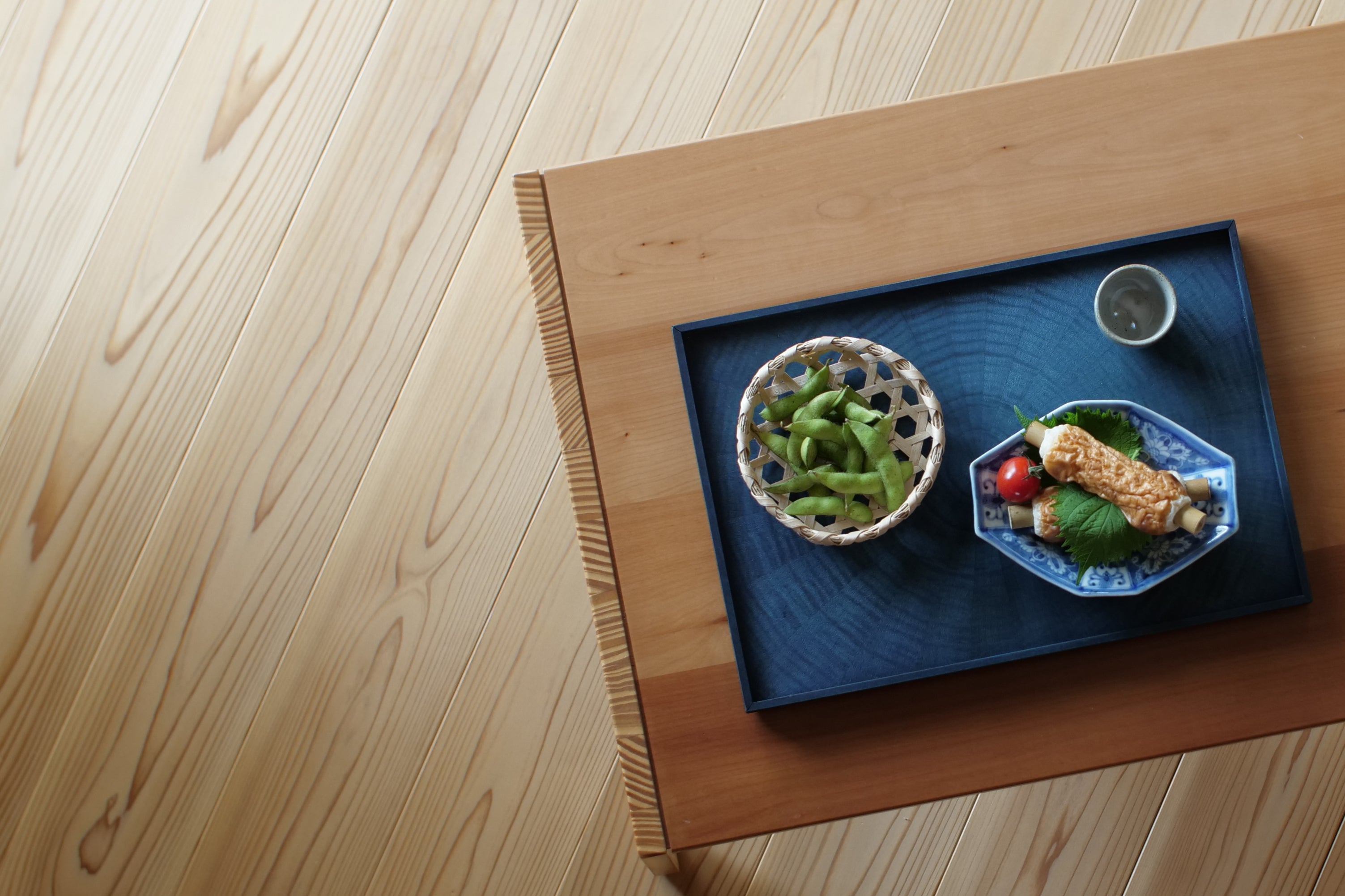 お盆 トレイ | Rectangle Rays Tray (四角) | ホワイトシカモア 藍染 | 森工芸