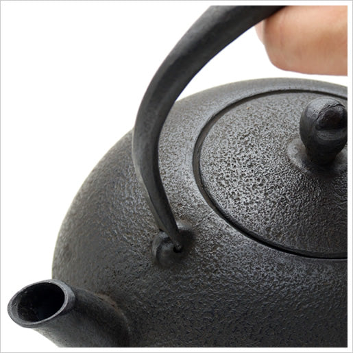 南部鉄器 鉄瓶 | 新布団型 肌 | 1.0L | 薫山工房