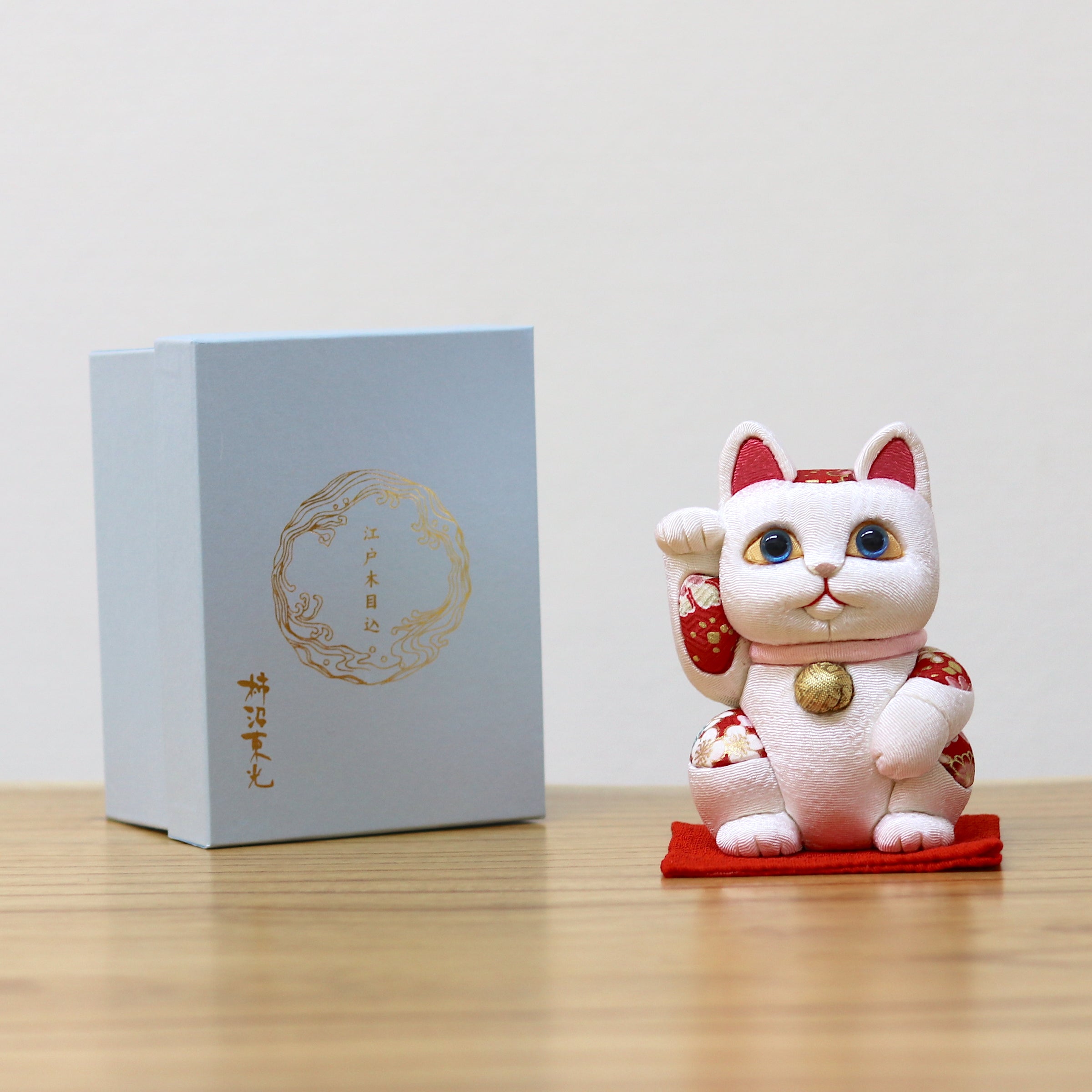 招き猫 | 江戸木目込み 招き猫 風水(中) | 白色 | 柿沼人形