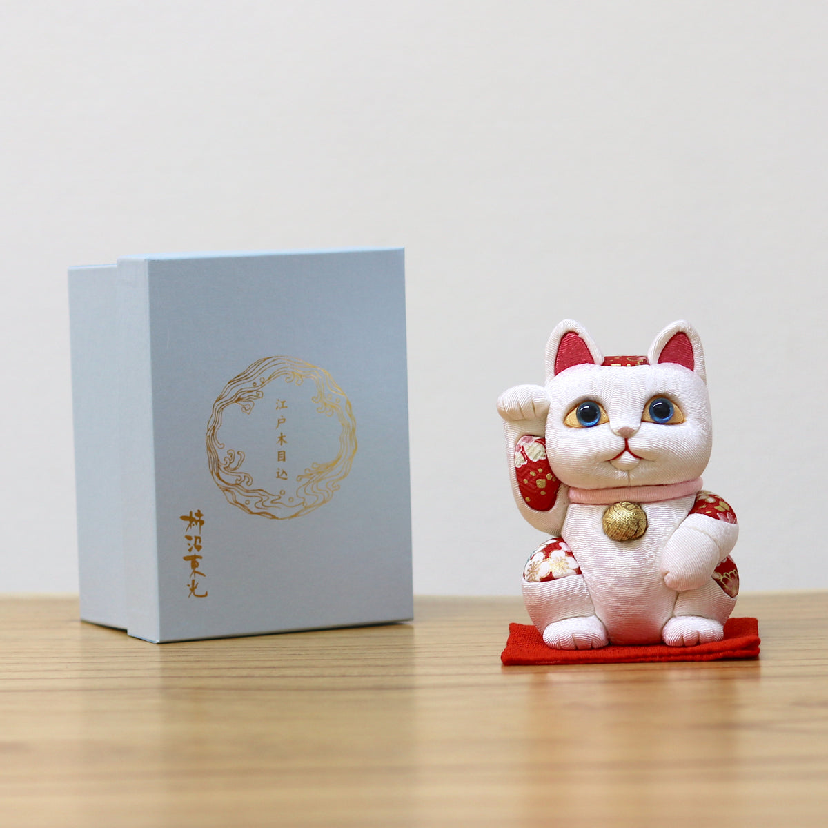 招き猫 | 江戸木目込み 招き猫 風水(中) | 白色 | 柿沼人形
