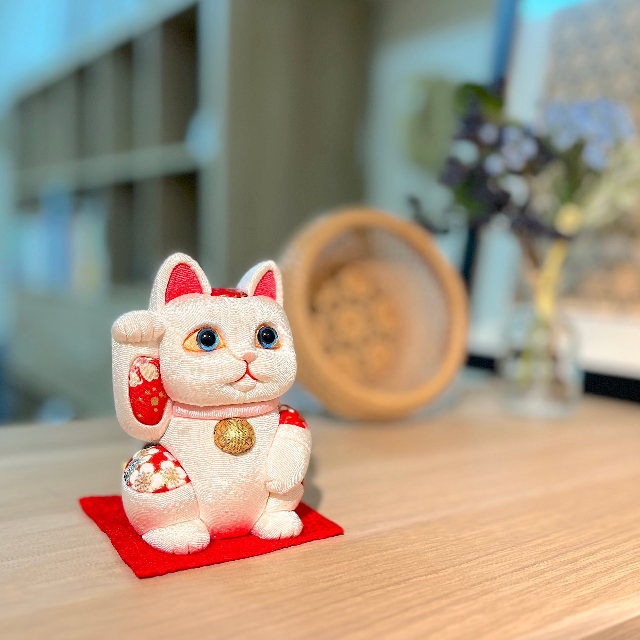 招き猫 | 江戸木目込み 招き猫 風水(中) | 白色 | 柿沼人形