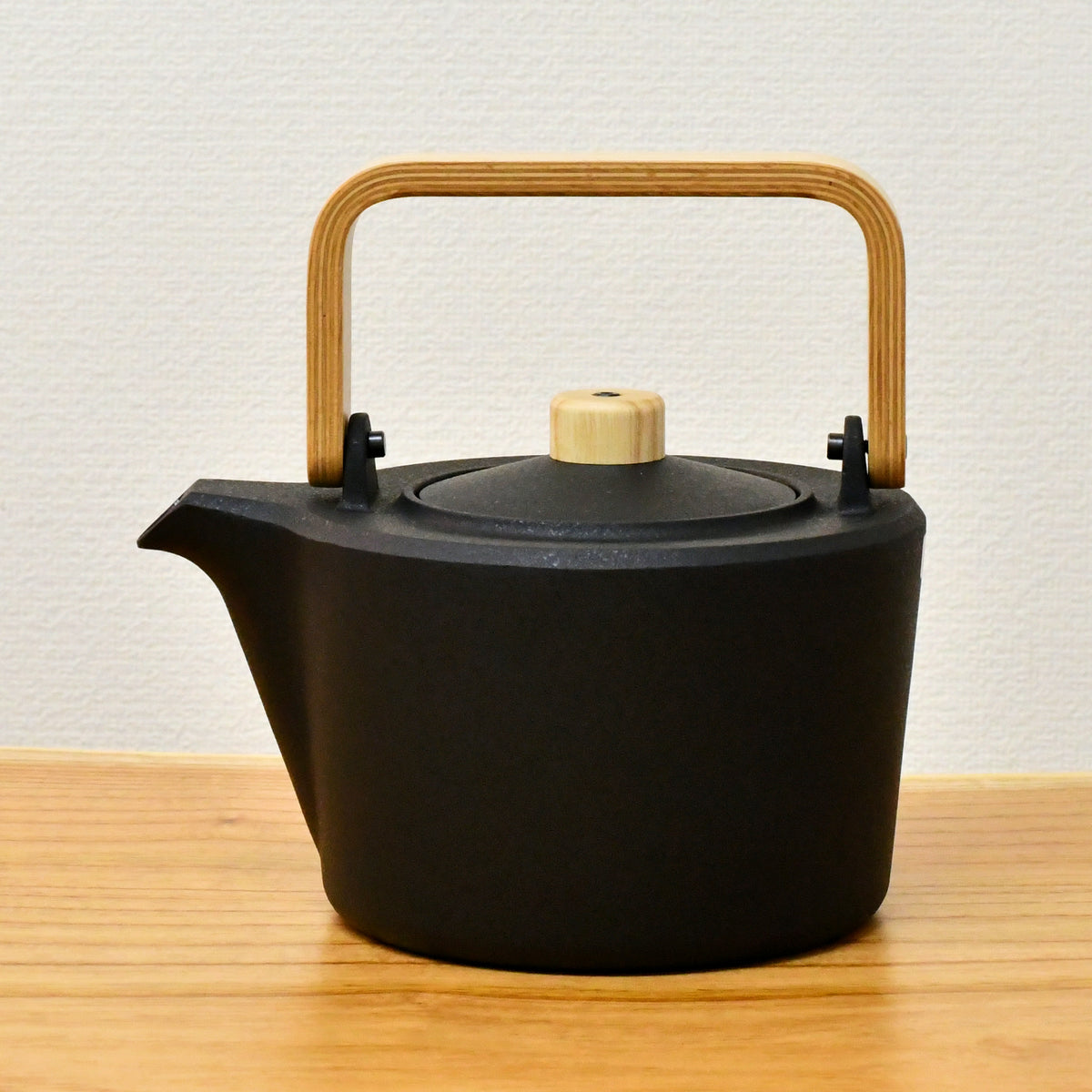 山形鋳物 ケトル | いものケトルM 1.4L | ホワイトオーク | 鋳心ノ工房