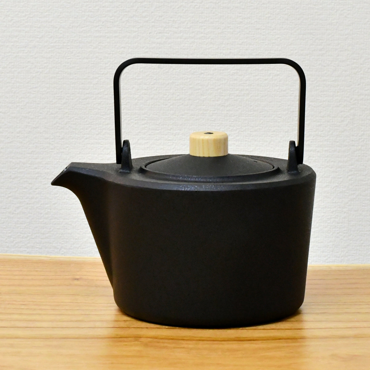 山形鋳物 ケトル | いものケトルM 1.4L | 鉄ハンドル | 鋳心ノ工房