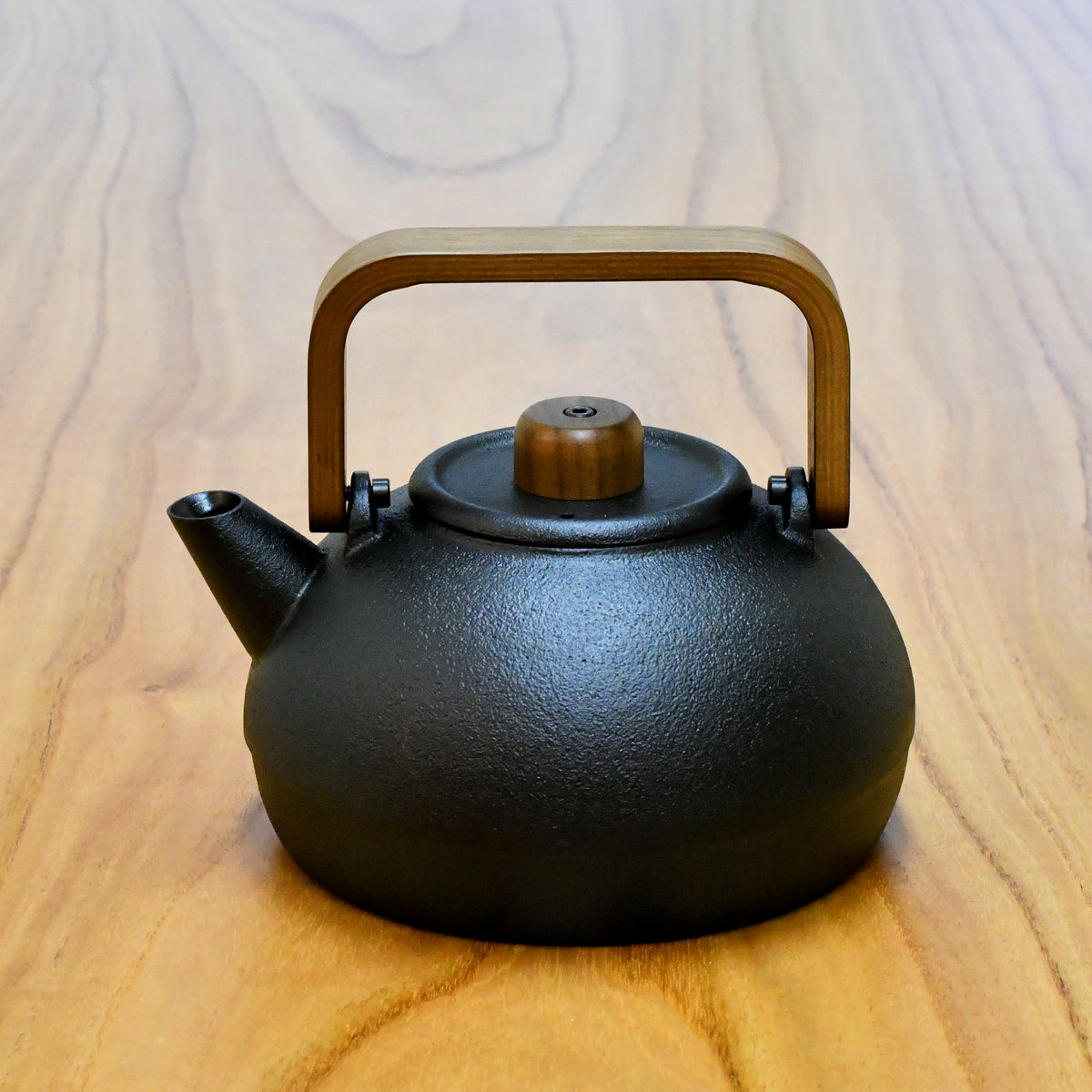 山形鋳物 ケトル | ティケトルM 1.7L | ウォールナット | 鋳心ノ工房