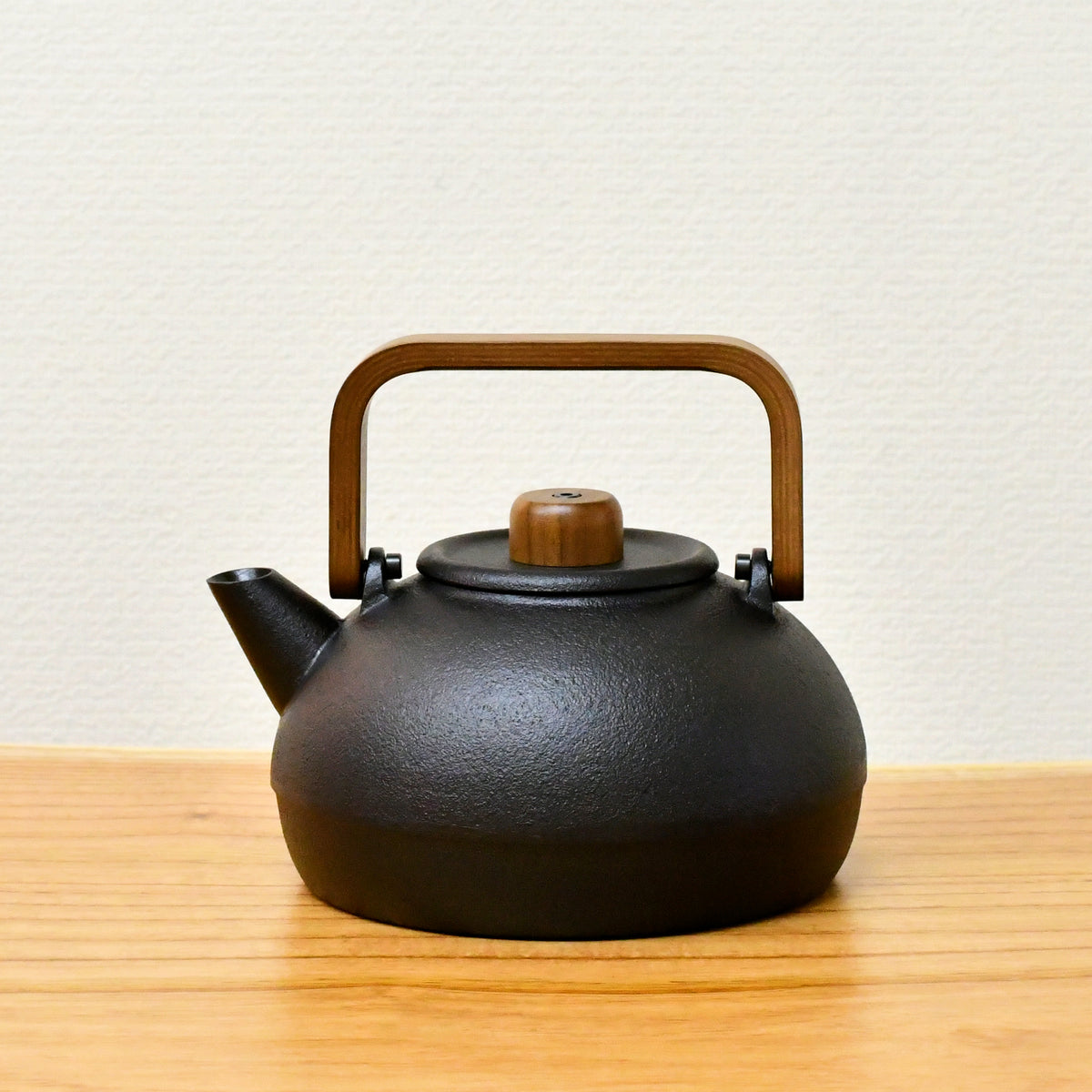 山形鋳物 ケトル | ティケトルM 1.7L | ウォールナット | 鋳心ノ工房