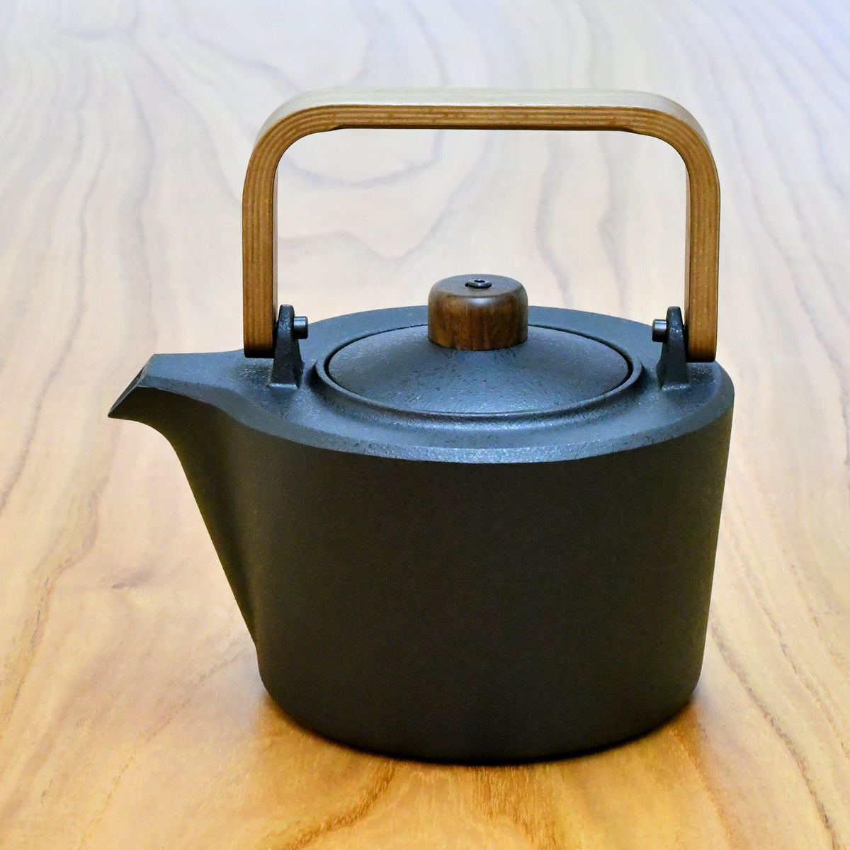 山形鋳物 ケトル | いものケトルM 1.4L | ウォールナット | 鋳心ノ工房