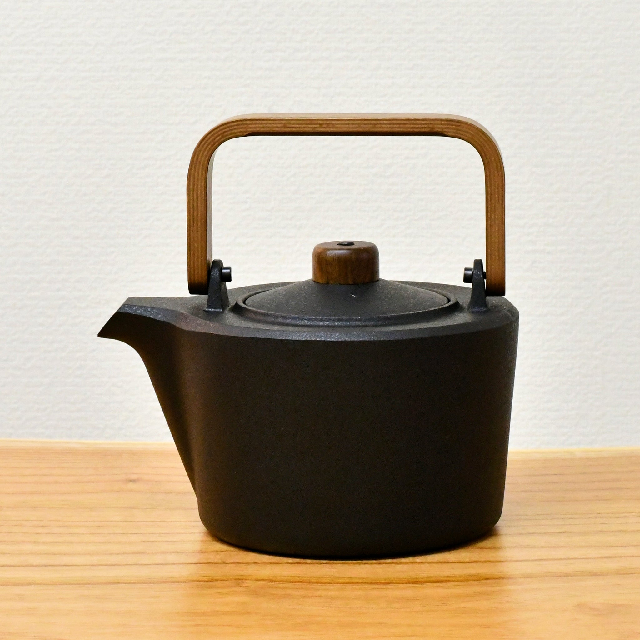 山形鋳物 ケトル | いものケトルM 1.4L | ウォールナット | 鋳心ノ工房
