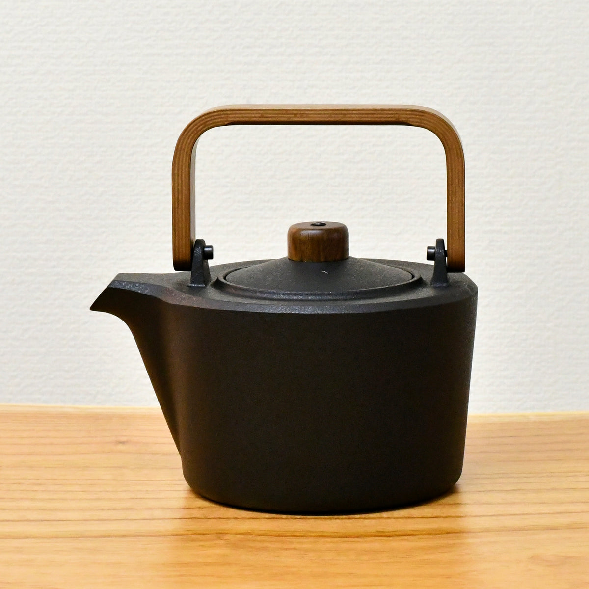 山形鋳物 ケトル | いものケトルM 1.4L | ウォールナット | 鋳心ノ工房