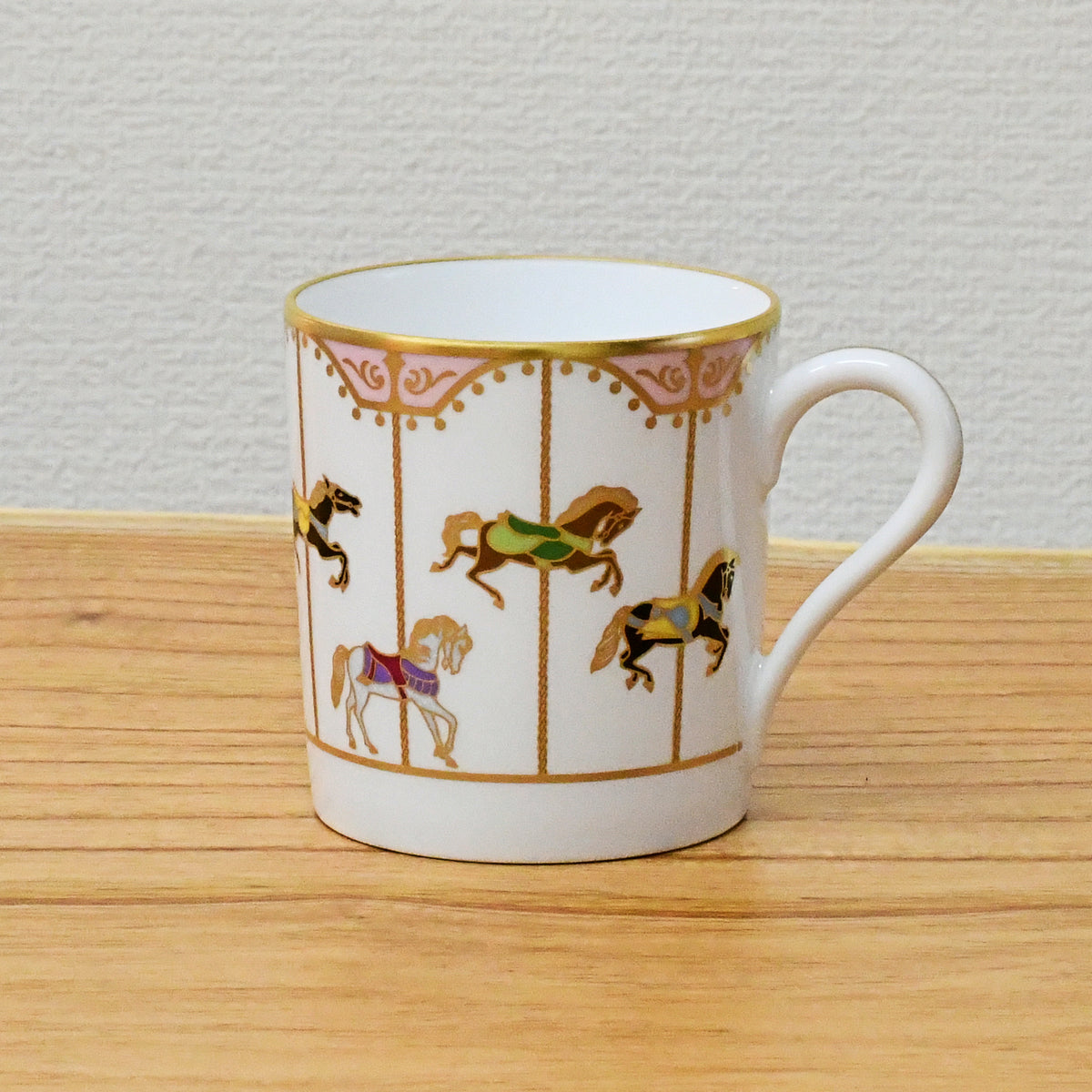 洋食器 | マグカップ 回転木馬 | ピンク | 大倉陶園