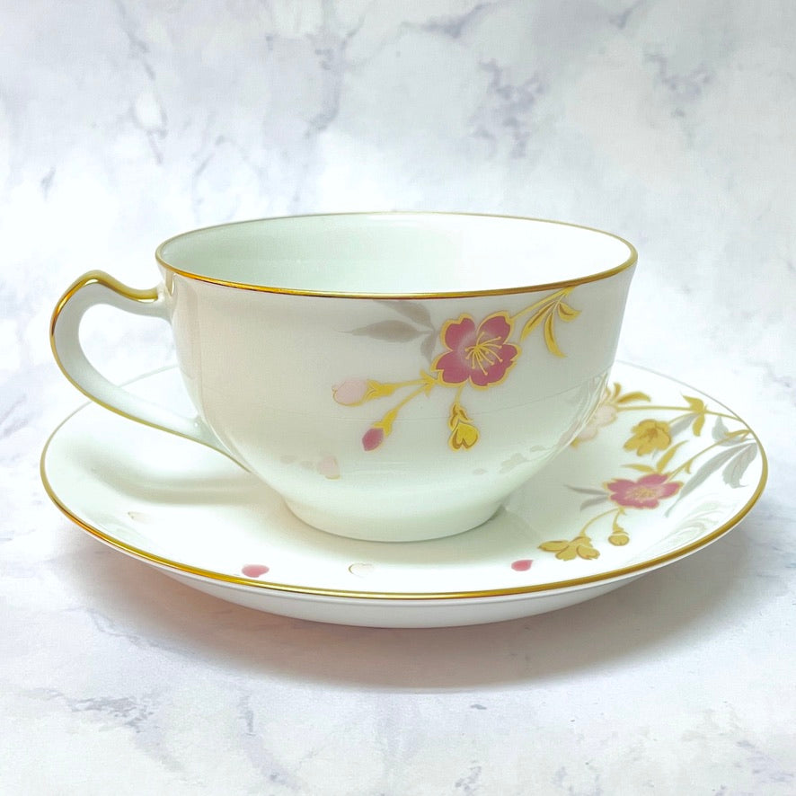 洋食器 | カップ&ソーサー 桜シリーズ | 糸桜 | 大倉陶園