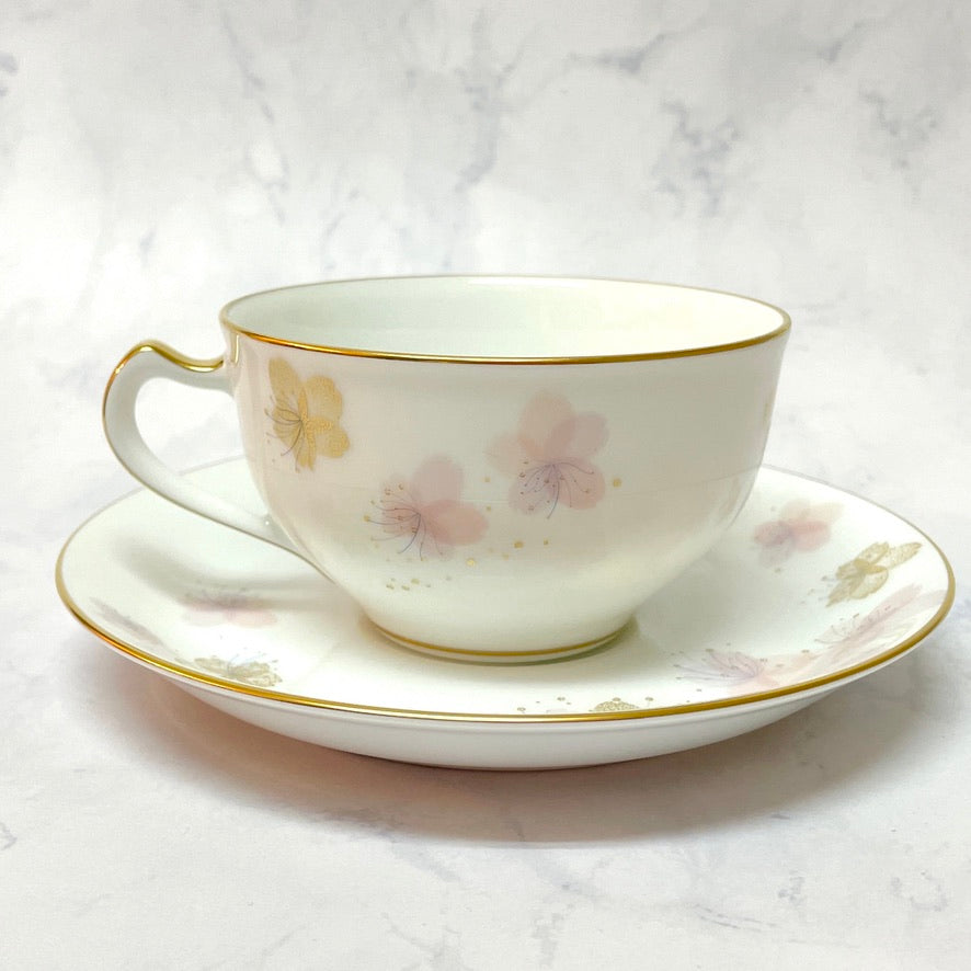 洋食器 | カップ&ソーサー 桜シリーズ | 初御代桜 (はつみよざくら) | 大倉陶園
