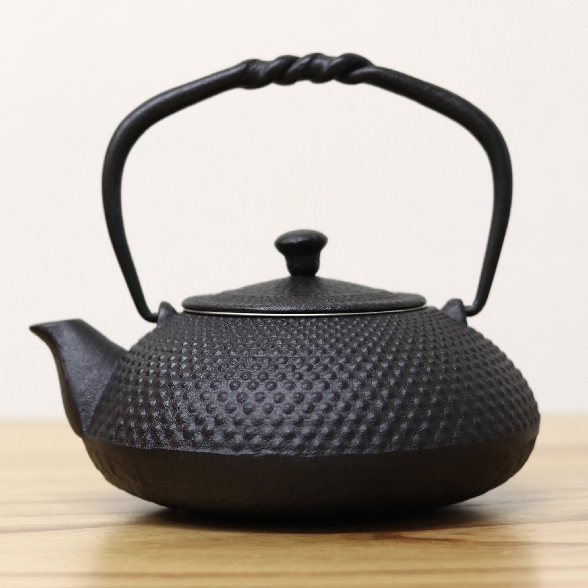 南部鉄器 小鉄瓶 急須 | アラレ 0.5L | 黒 | 及富