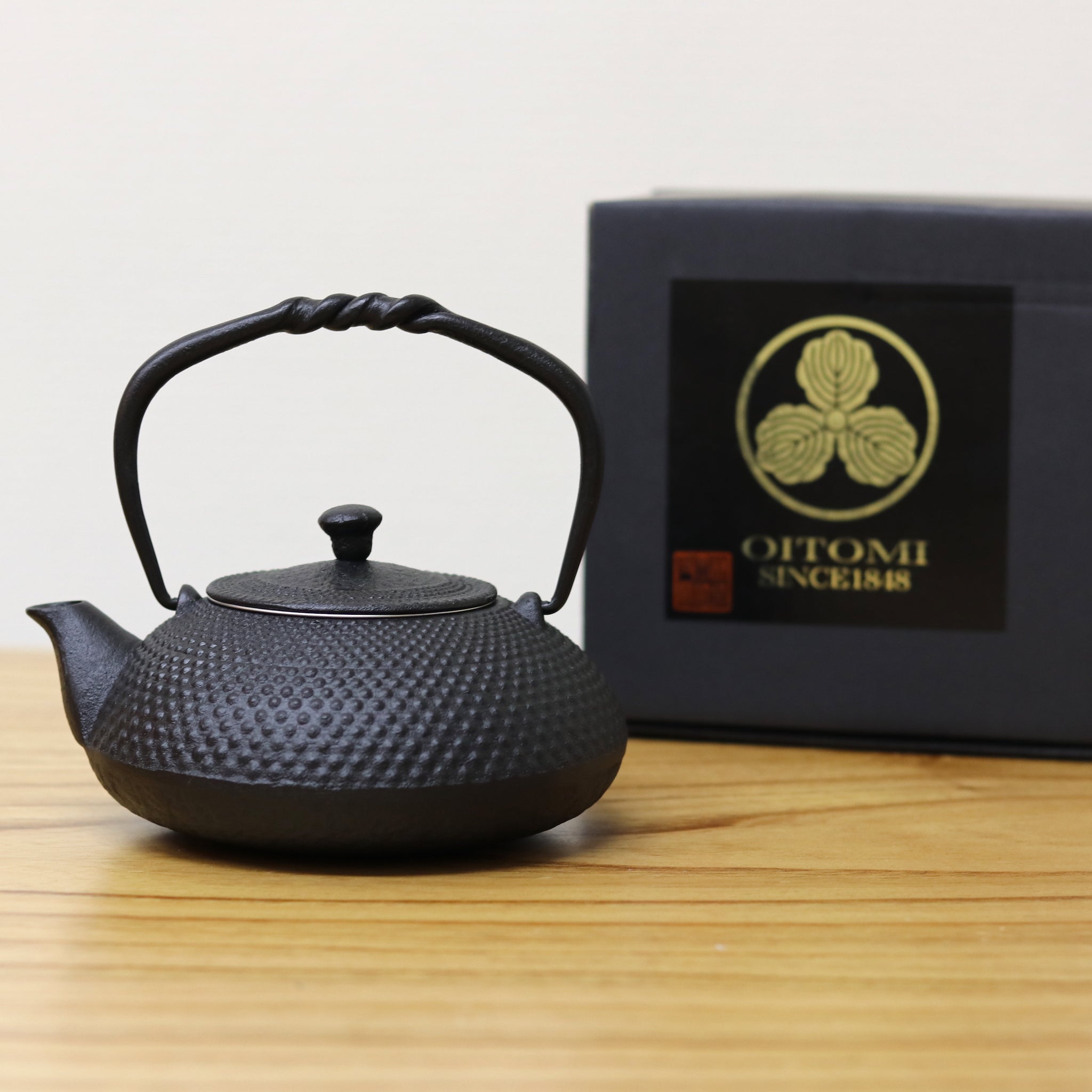 南部鉄器 小鉄瓶 急須 | アラレ 0.5L | 黒 | 及富